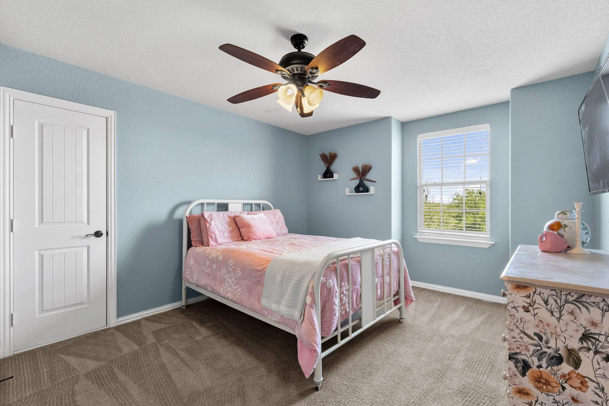 Single Family Residence For Sale in Johnson County , 8909 County Road 915, Godley, Texas 76044, 5 Bedroom, 3 Bathroom, 3 Garage spaces, 3,615 Sqft, built in 2014, Price $629,000, mls#21336131, Real Estate Agent in Godley, Homes For Sale in Johnson county, Homes For Sale in Godley, Realtor in Godley Texas, Real Estate Brokerage Independent Realty Texas, Luminita Cordes Realtor