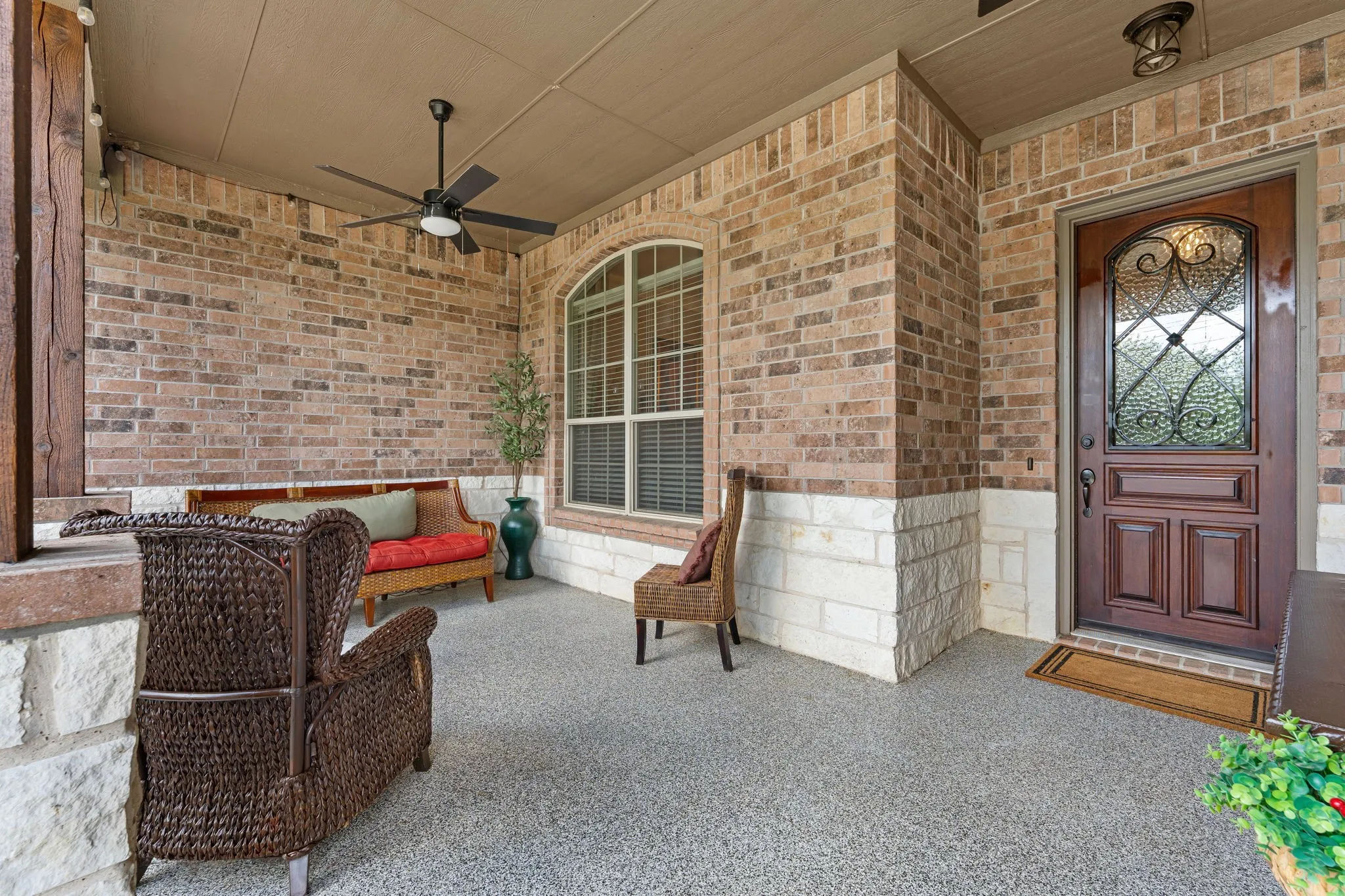 Single Family Residence For Sale in Johnson County , 8909 County Road 915, Godley, Texas 76044, 5 Bedroom, 3 Bathroom, 3 Garage spaces, 3,615 Sqft, built in 2014, Price $629,000, mls#21336131, Real Estate Agent in Godley, Homes For Sale in Johnson county, Homes For Sale in Godley, Realtor in Godley Texas, Real Estate Brokerage Independent Realty Texas, Luminita Cordes Realtor