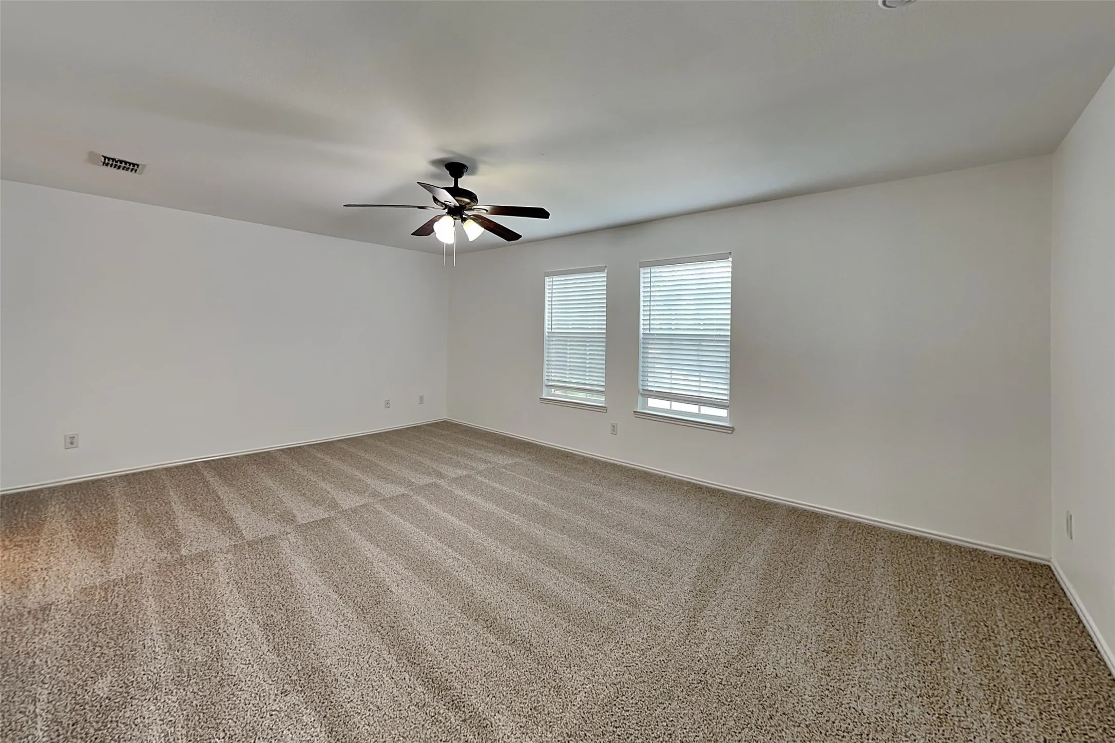 Single Family Residence For Rent in Tarrant County , 12705 Shady Cedar Drive, Fort Worth, Texas 76244, 3 Bedroom, 3 Bathroom, 2 Garage spaces, 2,178 Sqft, built in 2007, mls#21345520, Real Estate Agent in Fort Worth, Homes For Rent in Tarrant county, Homes For Rent in Fort Worth, Realtor in Fort Worth Texas, Real Estate Brokerage Independent Realty Texas, Luminita Cordes Realtor