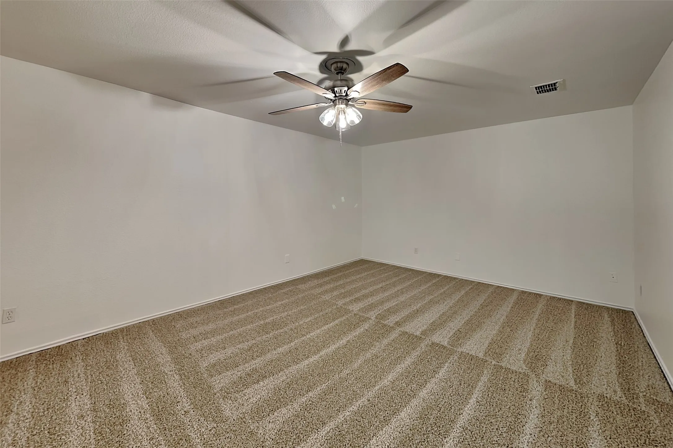 Single Family Residence For Rent in Tarrant County , 12705 Shady Cedar Drive, Fort Worth, Texas 76244, 3 Bedroom, 3 Bathroom, 2 Garage spaces, 2,178 Sqft, built in 2007, mls#21345520, Real Estate Agent in Fort Worth, Homes For Rent in Tarrant county, Homes For Rent in Fort Worth, Realtor in Fort Worth Texas, Real Estate Brokerage Independent Realty Texas, Luminita Cordes Realtor