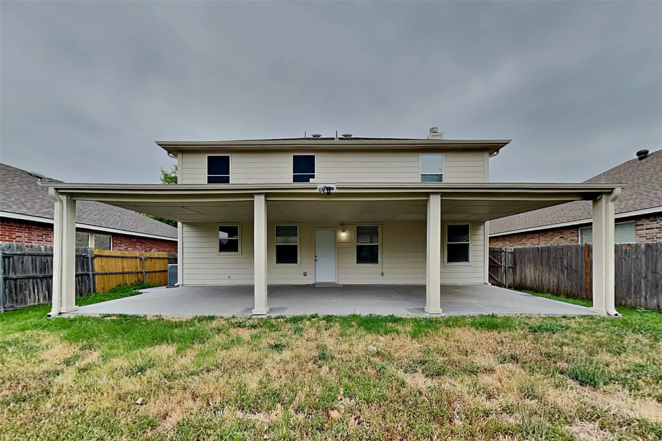Single Family Residence For Rent in Tarrant County , 12705 Shady Cedar Drive, Fort Worth, Texas 76244, 3 Bedroom, 3 Bathroom, 2 Garage spaces, 2,178 Sqft, built in 2007, mls#21345520, Real Estate Agent in Fort Worth, Homes For Rent in Tarrant county, Homes For Rent in Fort Worth, Realtor in Fort Worth Texas, Real Estate Brokerage Independent Realty Texas, Luminita Cordes Realtor
