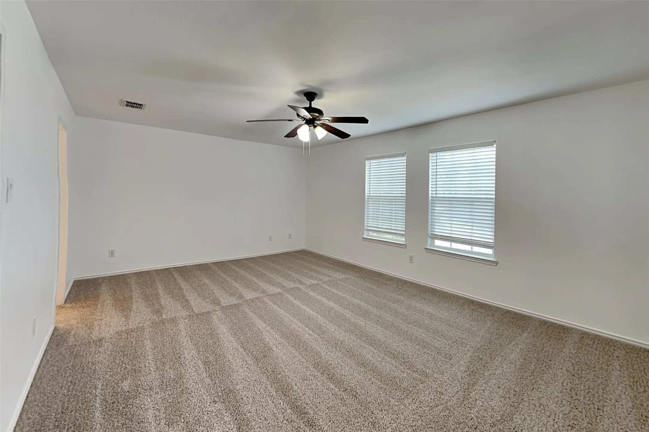 Single Family Residence For Rent in Tarrant County , 12705 Shady Cedar Drive, Fort Worth, Texas 76244, 3 Bedroom, 3 Bathroom, 2 Garage spaces, 2,178 Sqft, built in 2007, mls#21345520, Real Estate Agent in Fort Worth, Homes For Rent in Tarrant county, Homes For Rent in Fort Worth, Realtor in Fort Worth Texas, Real Estate Brokerage Independent Realty Texas, Luminita Cordes Realtor