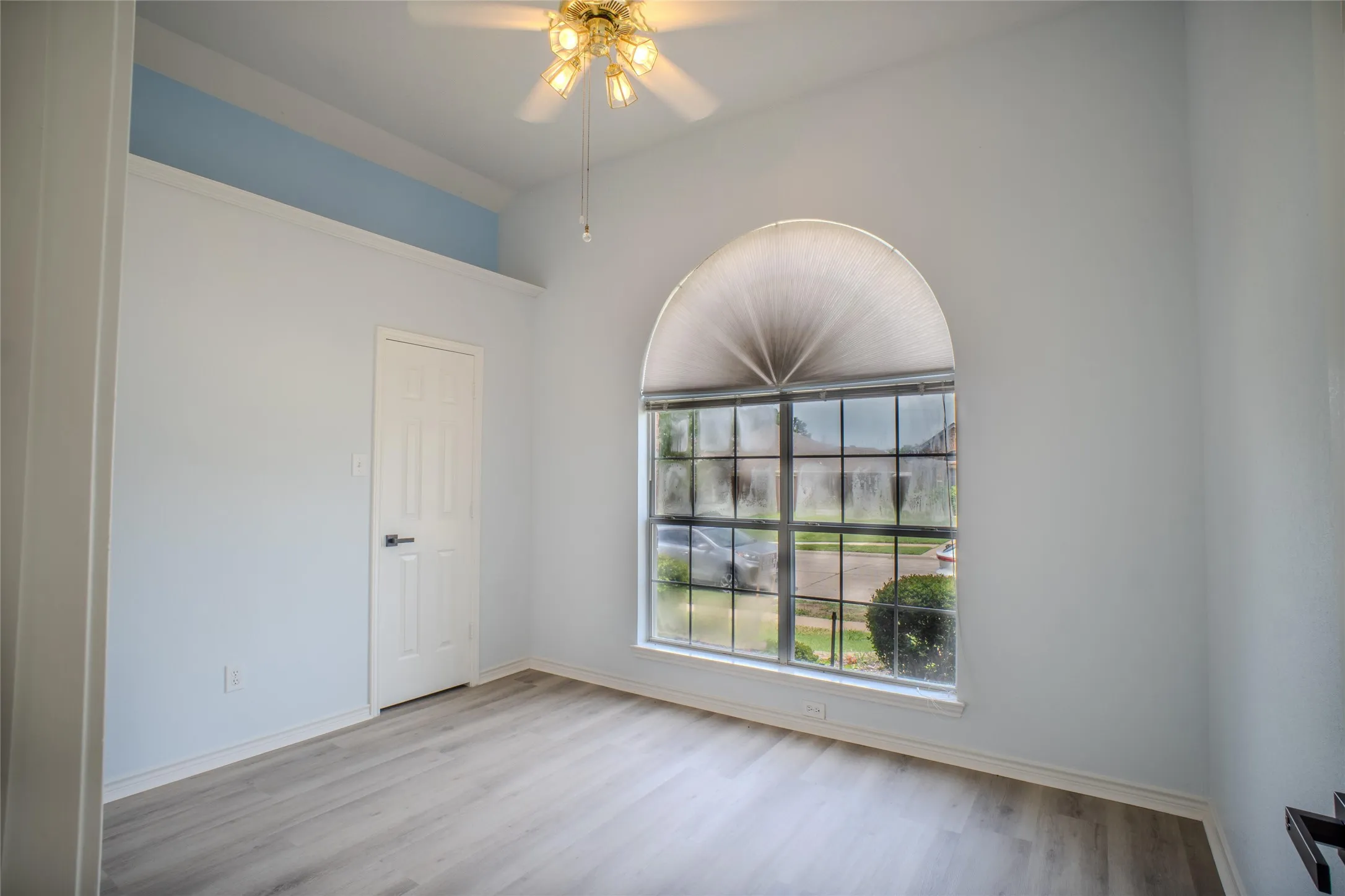 Single Family Residence For Sale in Denton County , 1806 Frosted Hill Drive, Carrollton, Texas 75010, 3 Bedroom, 2 Bathroom, 2 Garage spaces, 1,939 Sqft, built in 1991, mls#21345515, Real Estate Agent in Carrollton, Homes For Sale in Denton county, Homes For Sale in Carrollton, Realtor in Carrollton Texas, Real Estate Brokerage Independent Realty Texas, Luminita Cordes Realtor