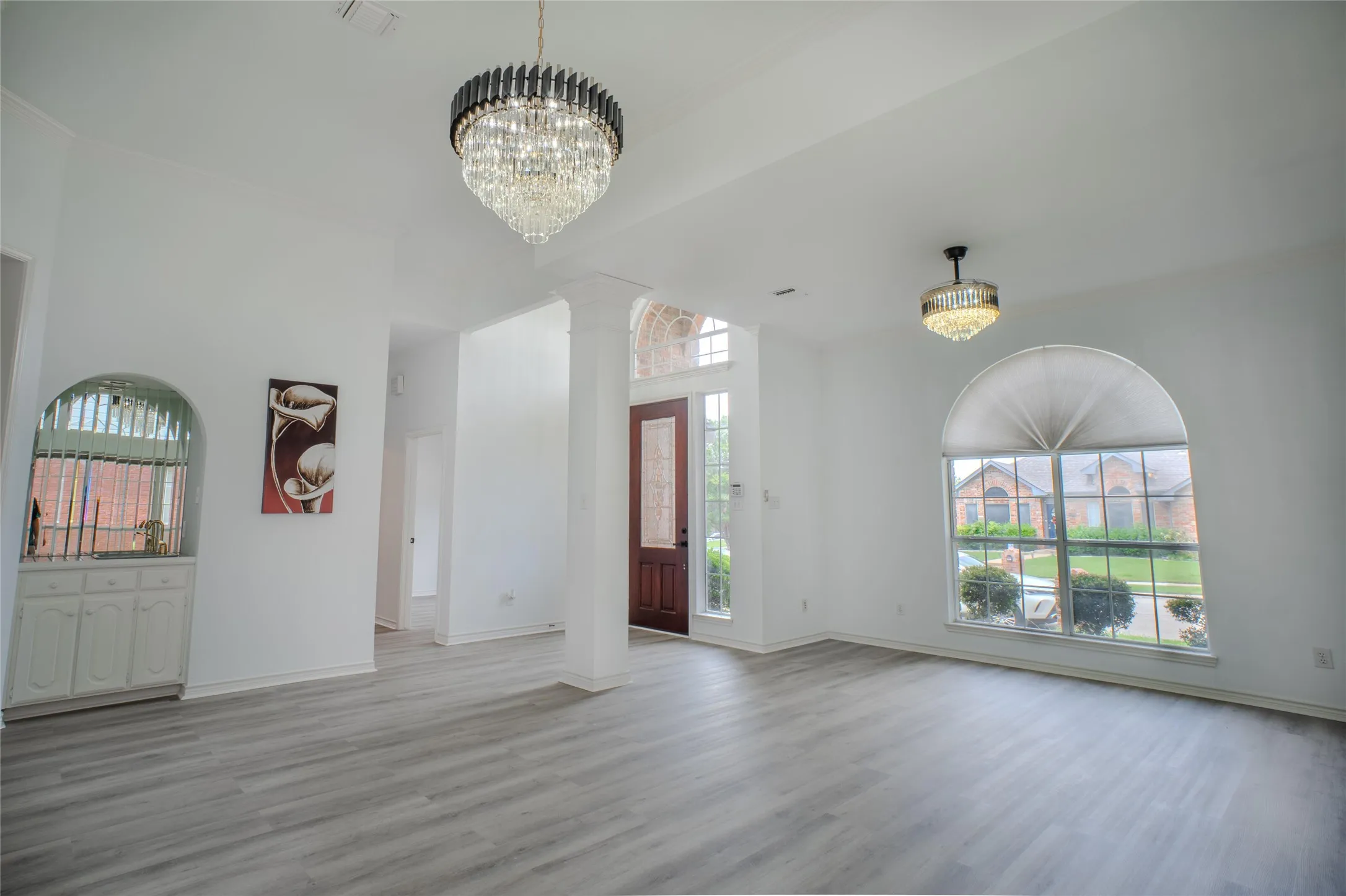Single Family Residence For Sale in Denton County , 1806 Frosted Hill Drive, Carrollton, Texas 75010, 3 Bedroom, 2 Bathroom, 2 Garage spaces, 1,939 Sqft, built in 1991, mls#21345515, Real Estate Agent in Carrollton, Homes For Sale in Denton county, Homes For Sale in Carrollton, Realtor in Carrollton Texas, Real Estate Brokerage Independent Realty Texas, Luminita Cordes Realtor