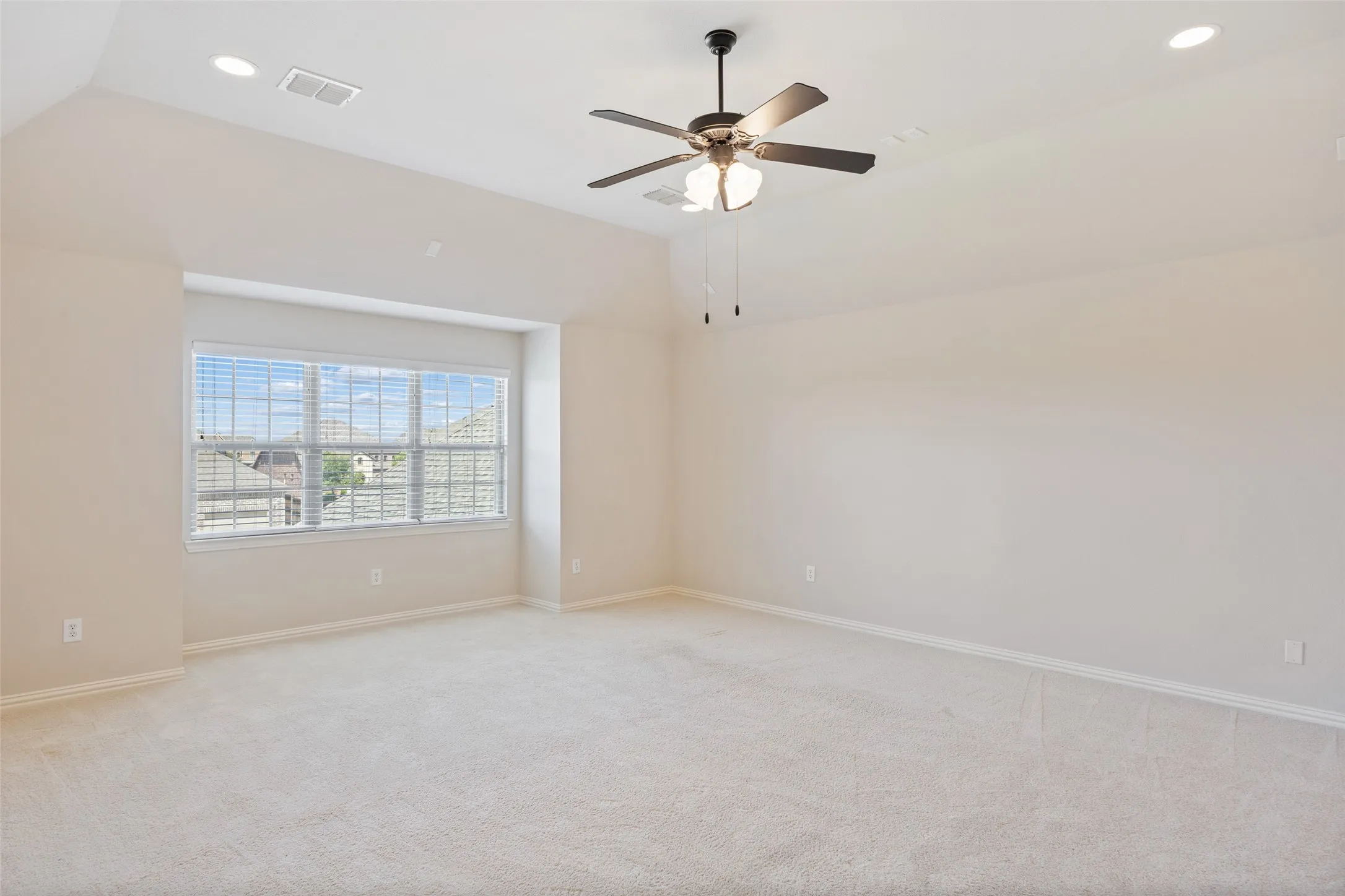 Single Family Residence For Sale in Collin County , 7701 Glenmere Trail, Sachse, Texas 75048, 4 Bedroom, 3 Bathroom, 3 Garage spaces, 3,274 Sqft, built in 2011, mls#21343971, Real Estate Agent in Sachse, Homes For Sale in Collin county, Homes For Sale in Sachse, Realtor in Sachse Texas, Real Estate Brokerage Independent Realty Texas, Luminita Cordes Realtor