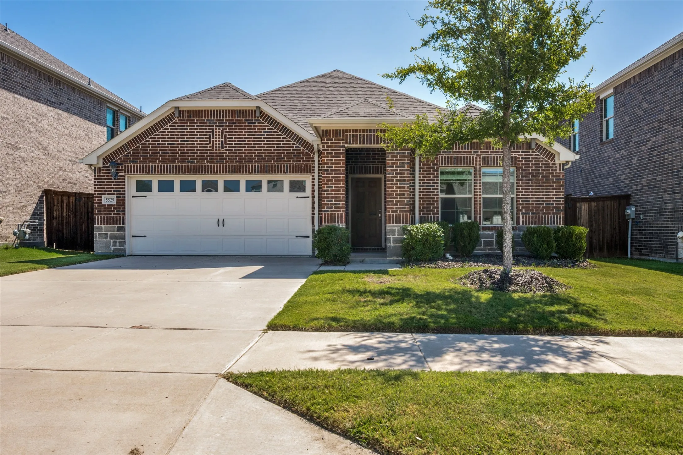 Single Family Residence For Sale in Tarrant County , 5529 Baker Creek Road, Fort Worth, Texas 76126, 3 Bedroom, 2 Bathroom, 2 Garage spaces, 1,939 Sqft, built in 2020, mls#21342793, Real Estate Agent in Fort Worth, Homes For Sale in Tarrant county, Homes For Sale in Fort Worth, Realtor in Fort Worth Texas, Real Estate Brokerage Independent Realty Texas, Luminita Cordes Realtor