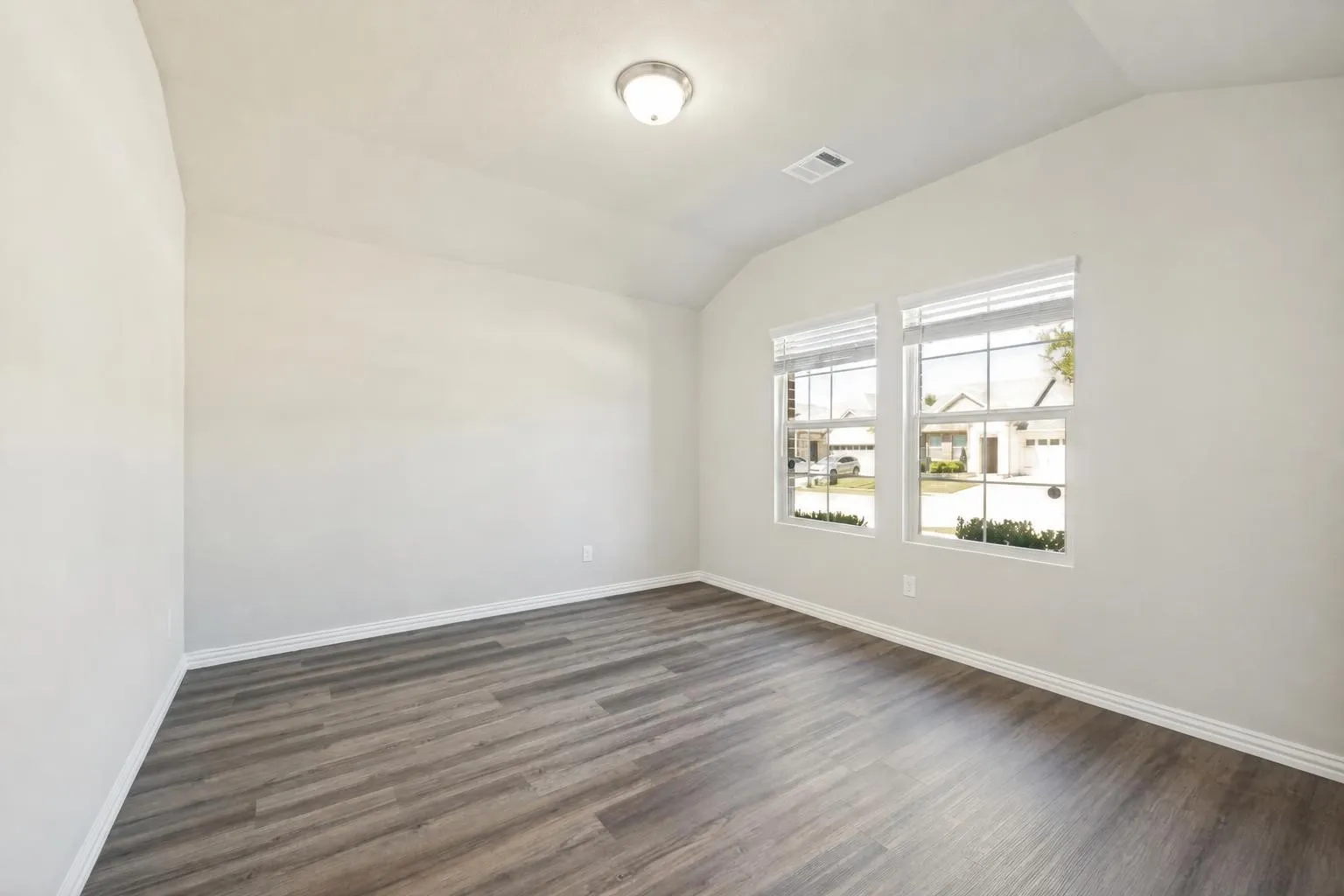 Single Family Residence For Sale in Tarrant County , 5529 Baker Creek Road, Fort Worth, Texas 76126, 3 Bedroom, 2 Bathroom, 2 Garage spaces, 1,939 Sqft, built in 2020, mls#21342793, Real Estate Agent in Fort Worth, Homes For Sale in Tarrant county, Homes For Sale in Fort Worth, Realtor in Fort Worth Texas, Real Estate Brokerage Independent Realty Texas, Luminita Cordes Realtor
