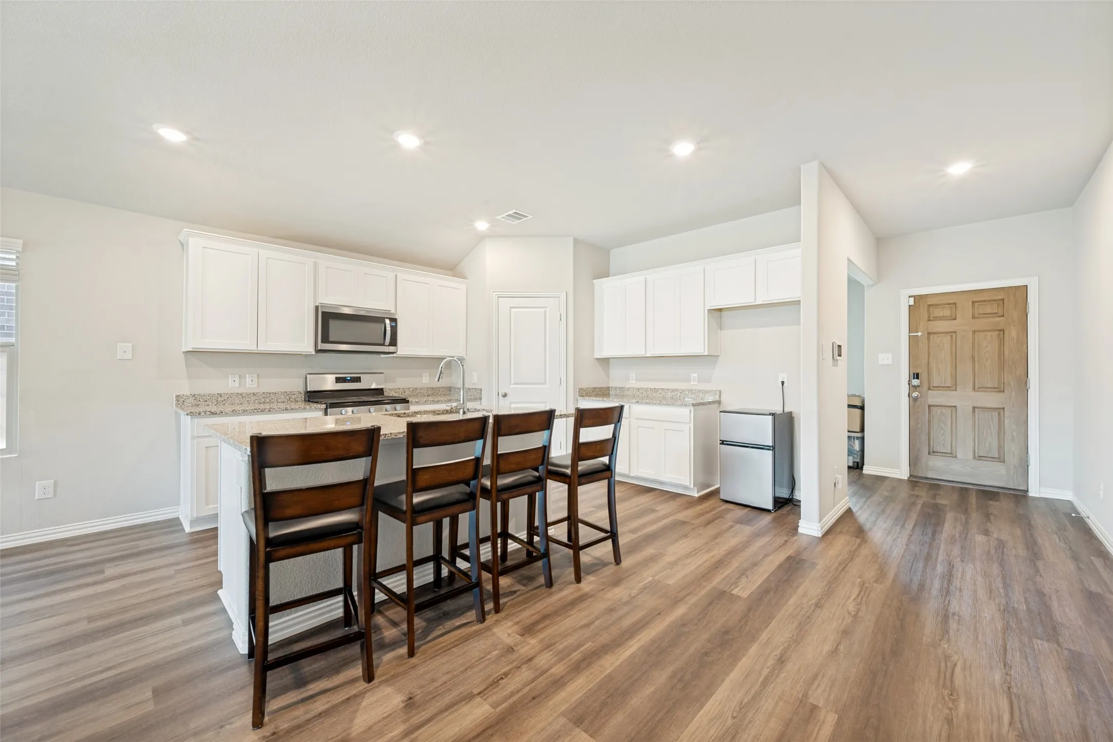 Single Family Residence For Sale in Tarrant County , 5529 Baker Creek Road, Fort Worth, Texas 76126, 3 Bedroom, 2 Bathroom, 2 Garage spaces, 1,939 Sqft, built in 2020, mls#21342793, Real Estate Agent in Fort Worth, Homes For Sale in Tarrant county, Homes For Sale in Fort Worth, Realtor in Fort Worth Texas, Real Estate Brokerage Independent Realty Texas, Luminita Cordes Realtor