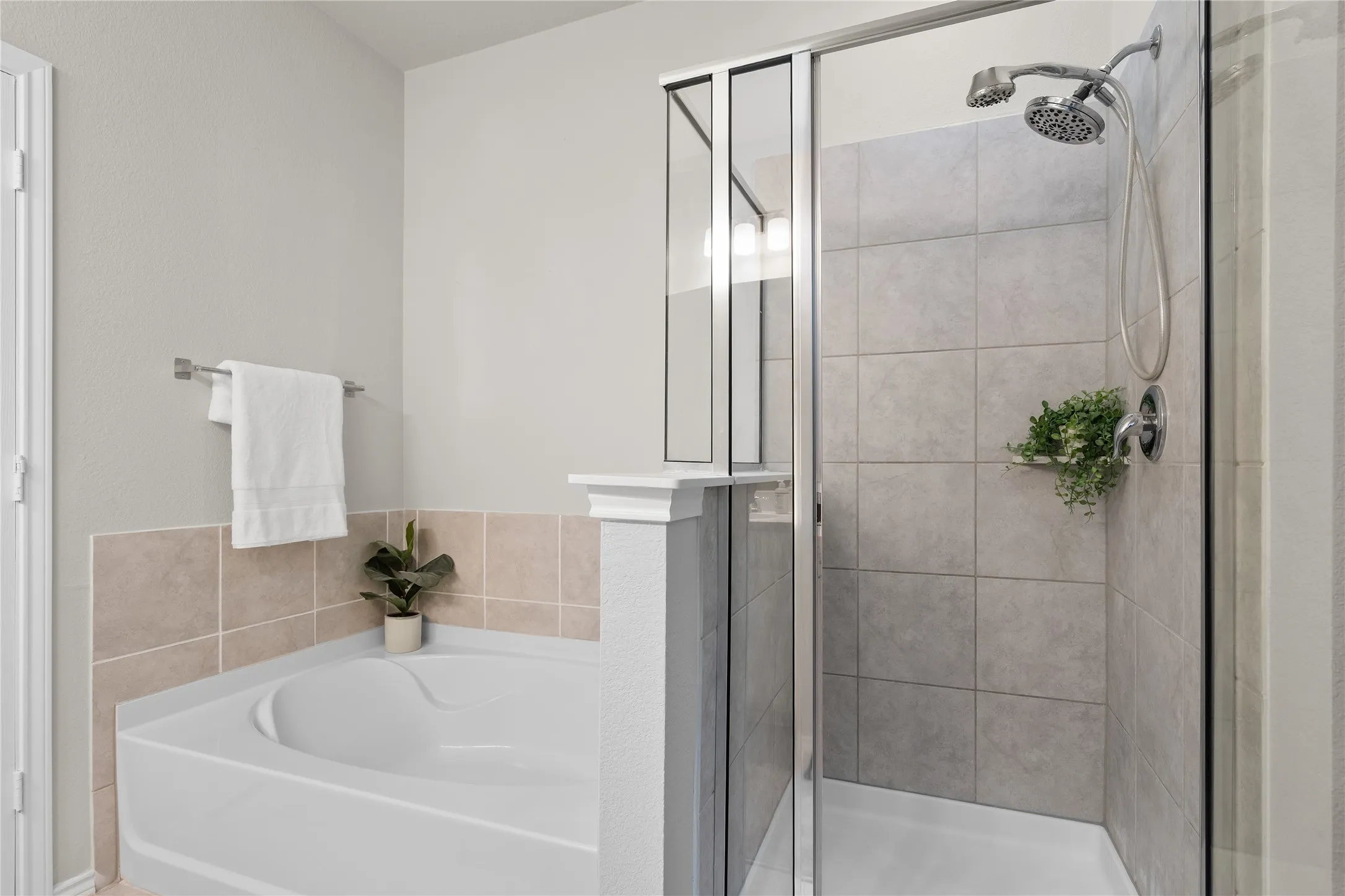 Single Family Residence For Sale in Denton County , 1918 Trace Drive, Aubrey, Texas 76227, 5 Bedroom, 3 Bathroom, 2 Garage spaces, 2,902 Sqft, built in 2018, mls#21345103, Real Estate Agent in Aubrey, Homes For Sale in Denton county, Homes For Sale in Aubrey, Realtor in Aubrey Texas, Real Estate Brokerage Independent Realty Texas, Luminita Cordes Realtor