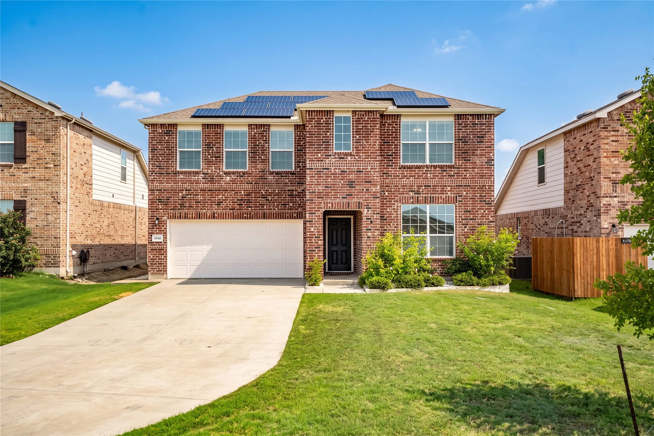 Single Family Residence For Sale in Denton County , 1918 Trace Drive, Aubrey, Texas 76227, 5 Bedroom, 3 Bathroom, 2 Garage spaces, 2,902 Sqft, built in 2018, mls#21345103, Real Estate Agent in Aubrey, Homes For Sale in Denton county, Homes For Sale in Aubrey, Realtor in Aubrey Texas, Real Estate Brokerage Independent Realty Texas, Luminita Cordes Realtor