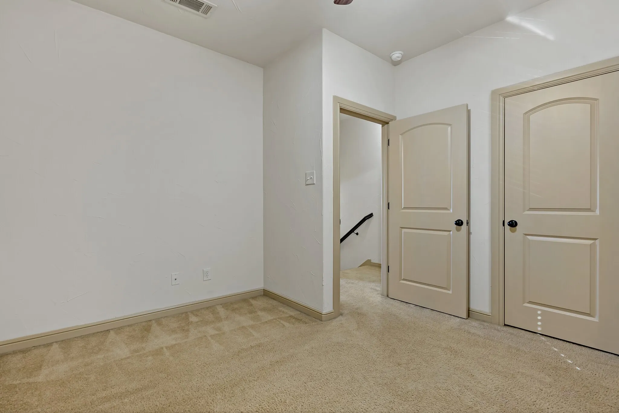 Townhouse For Rent in Denton County , 11118 Marion Road 105, Sanger, Texas 76266, 2 Bedrooms, 2 Bathrooms, Garage spaces, 982 Sqft, built in 2007, Price $1,200, mls#21345544, Real Estate Agent in Sanger, Homes For Rent in Denton county, Homes For Rent in Sanger, Realtor in Sanger Texas, Real Estate Brokerage Independent Realty Texas, Luminita Cordes Realtor