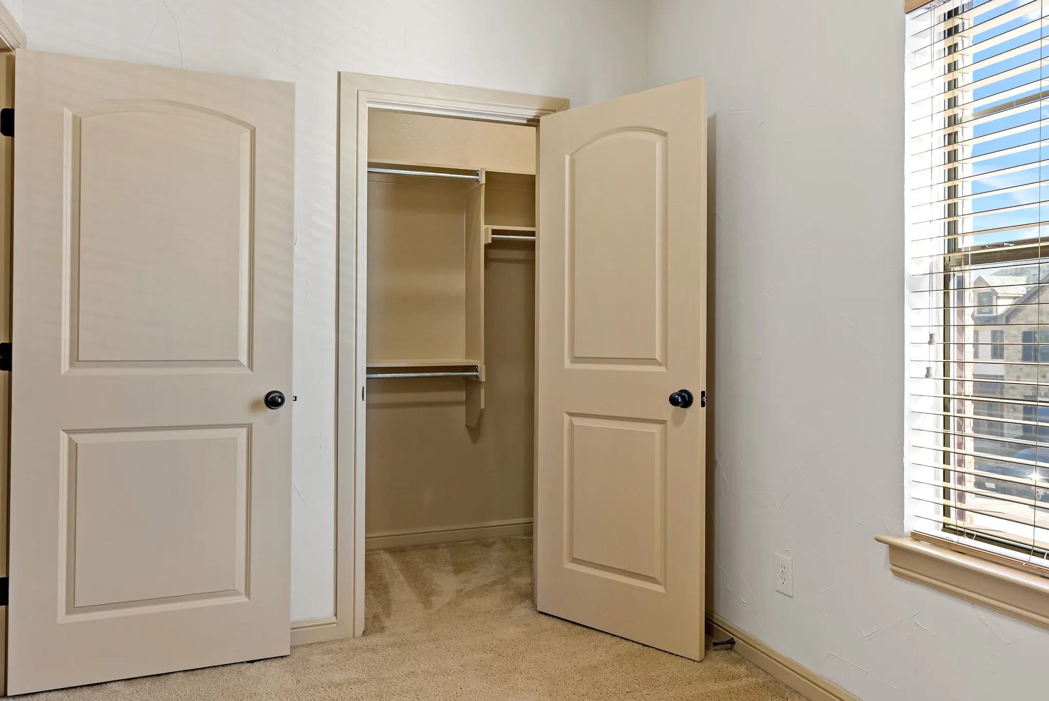 Townhouse For Rent in Denton County , 11118 Marion Road 105, Sanger, Texas 76266, 2 Bedrooms, 2 Bathrooms, Garage spaces, 982 Sqft, built in 2007, Price $1,200, mls#21345544, Real Estate Agent in Sanger, Homes For Rent in Denton county, Homes For Rent in Sanger, Realtor in Sanger Texas, Real Estate Brokerage Independent Realty Texas, Luminita Cordes Realtor