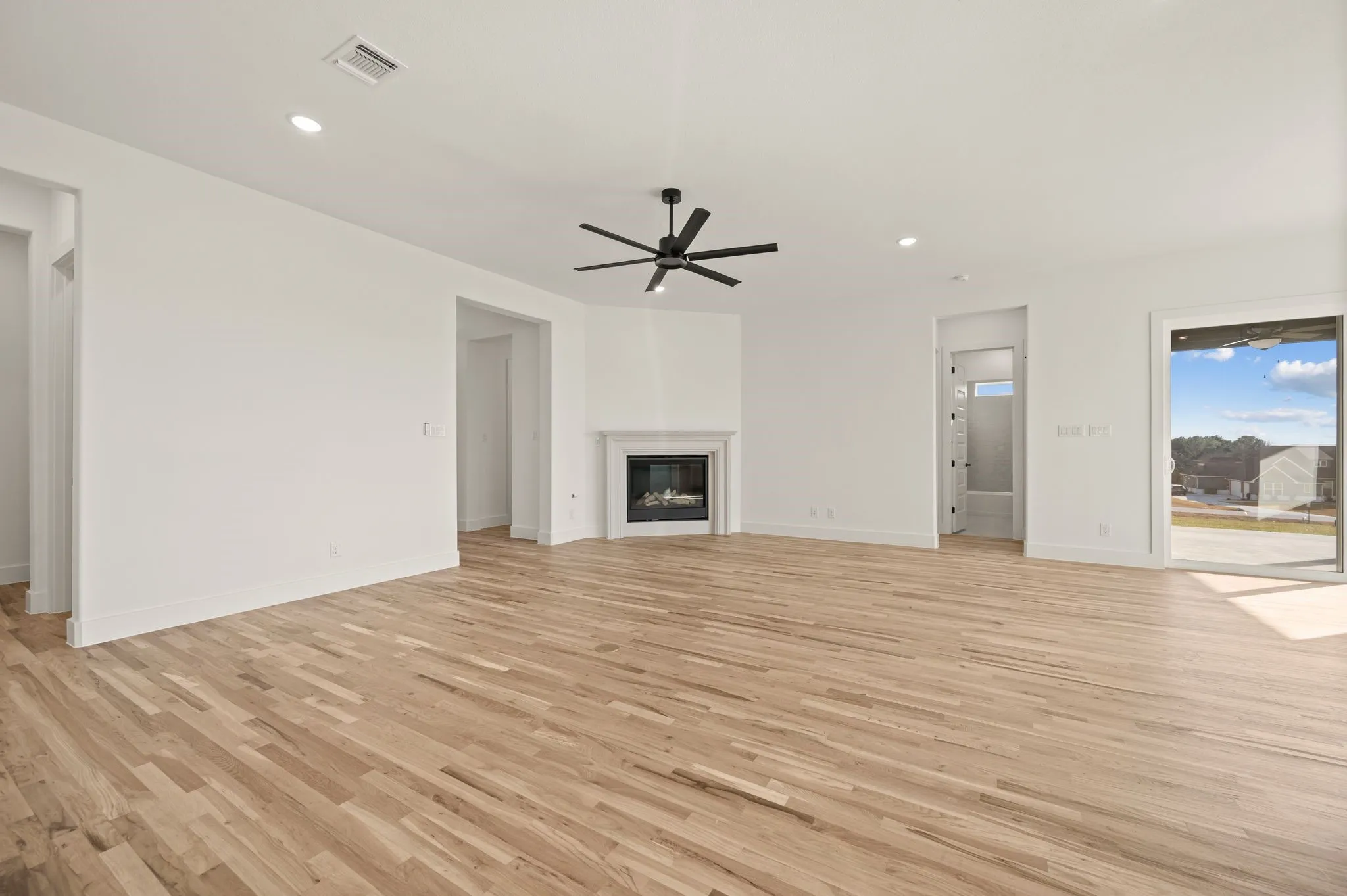 Single Family Residence For Sale in Parker County , 412 Caprock Lane, Reno, Texas 76020, 4 Bedroom, 3 Bathroom, 2 Garage spaces, 2,500 Sqft, built in 2026, mls#21345551, Real Estate Agent in Reno, Homes For Sale in Parker county, Homes For Sale in Reno, Realtor in Reno Texas, Real Estate Brokerage Independent Realty Texas, Luminita Cordes Realtor