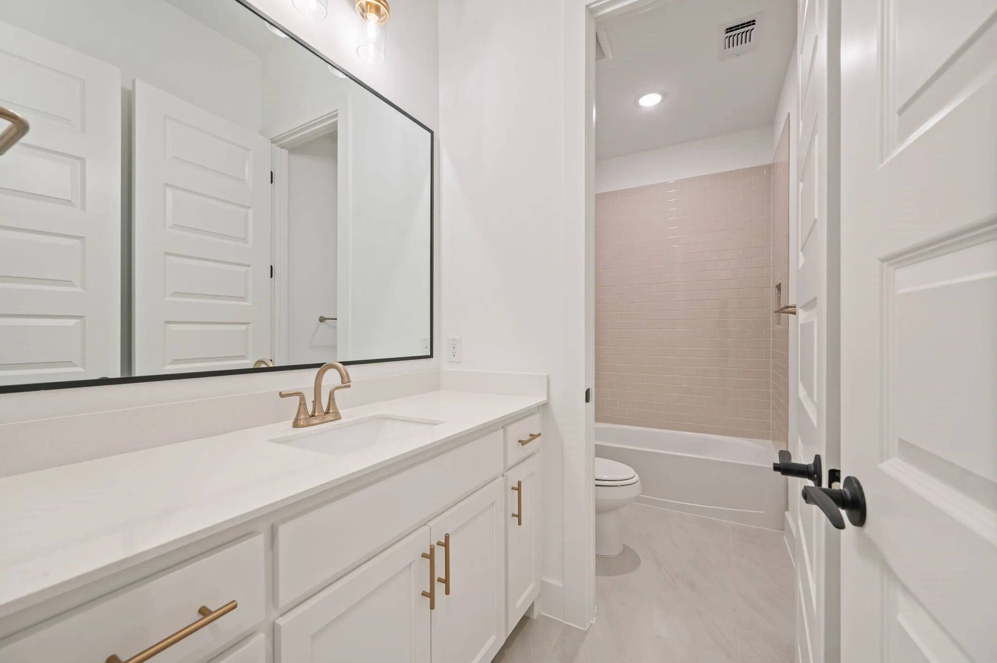 Single Family Residence For Sale in Parker County , 412 Caprock Lane, Reno, Texas 76020, 4 Bedroom, 3 Bathroom, 2 Garage spaces, 2,500 Sqft, built in 2026, mls#21345551, Real Estate Agent in Reno, Homes For Sale in Parker county, Homes For Sale in Reno, Realtor in Reno Texas, Real Estate Brokerage Independent Realty Texas, Luminita Cordes Realtor