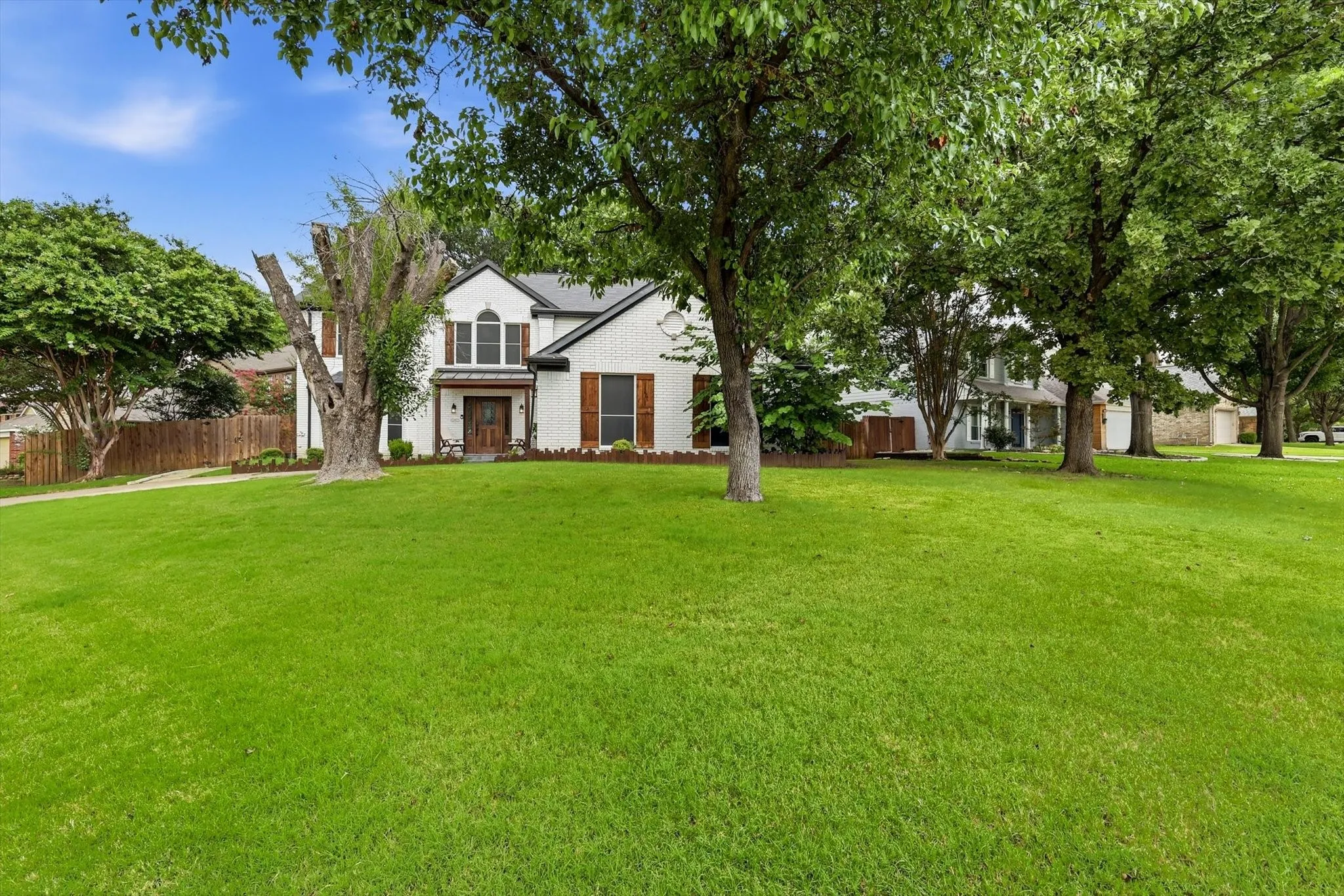 Single Family Residence For Rent in Denton County , 1641 Fuqua Drive, Flower Mound, Texas 75028, 4 Bedroom, 3 Bathroom, 2 Garage spaces, 2,546 Sqft, built in 1989, mls#21345548, Real Estate Agent in Flower Mound, Homes For Rent in Denton county, Homes For Rent in Flower Mound, Realtor in Flower Mound Texas, Real Estate Brokerage Independent Realty Texas, Luminita Cordes Realtor