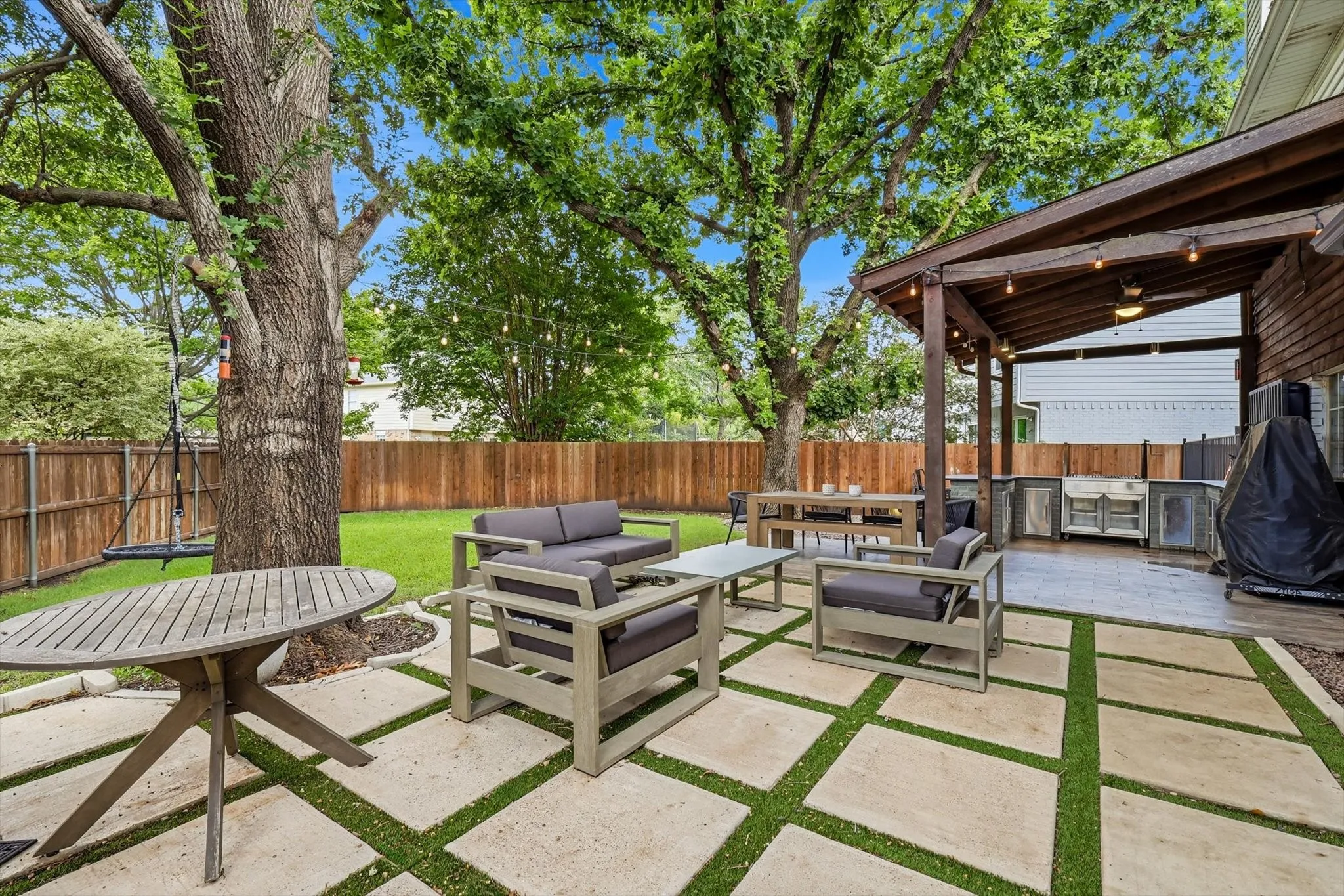Single Family Residence For Rent in Denton County , 1641 Fuqua Drive, Flower Mound, Texas 75028, 4 Bedroom, 3 Bathroom, 2 Garage spaces, 2,546 Sqft, built in 1989, mls#21345548, Real Estate Agent in Flower Mound, Homes For Rent in Denton county, Homes For Rent in Flower Mound, Realtor in Flower Mound Texas, Real Estate Brokerage Independent Realty Texas, Luminita Cordes Realtor