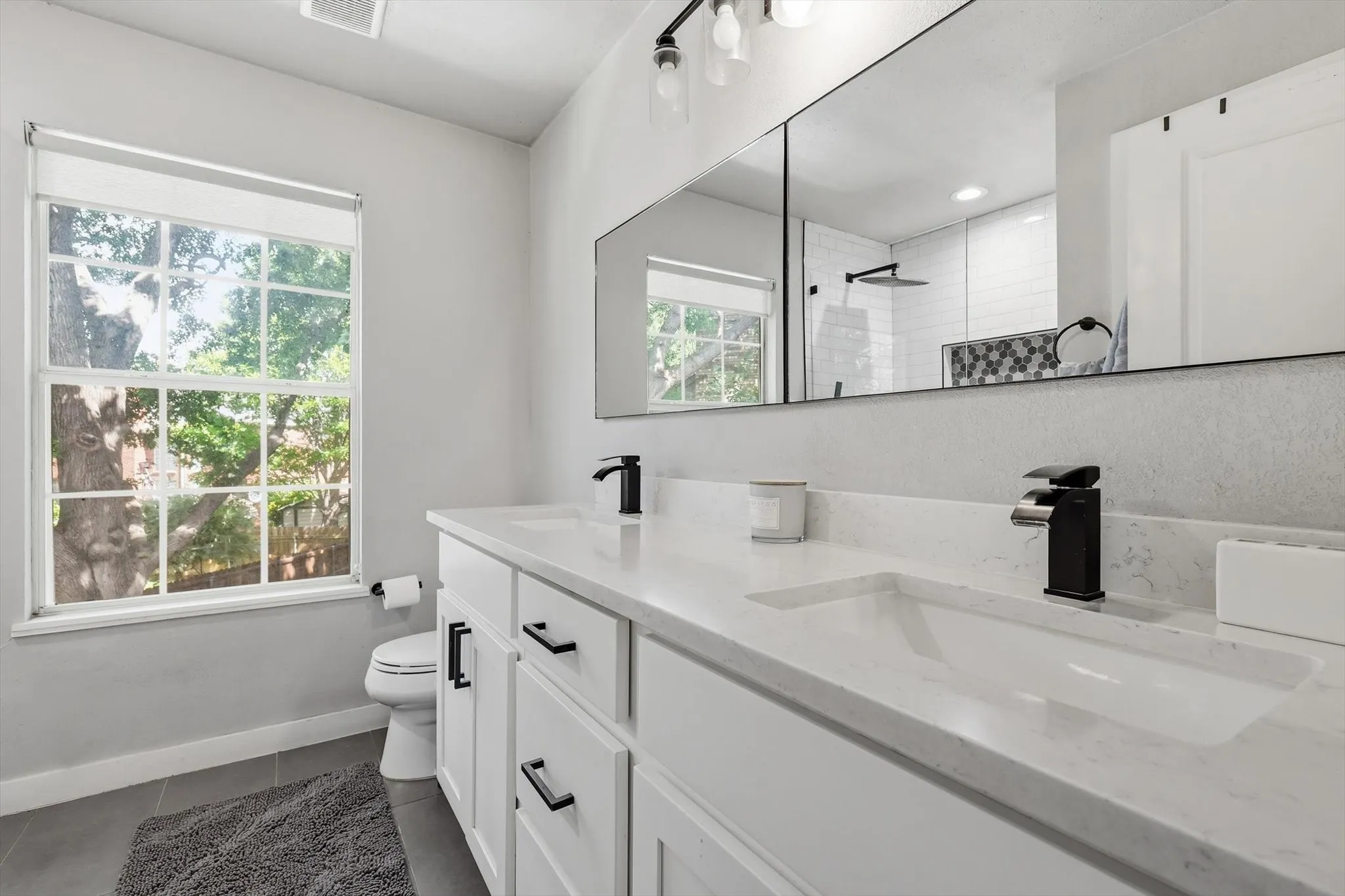 Single Family Residence For Rent in Denton County , 1641 Fuqua Drive, Flower Mound, Texas 75028, 4 Bedroom, 3 Bathroom, 2 Garage spaces, 2,546 Sqft, built in 1989, mls#21345548, Real Estate Agent in Flower Mound, Homes For Rent in Denton county, Homes For Rent in Flower Mound, Realtor in Flower Mound Texas, Real Estate Brokerage Independent Realty Texas, Luminita Cordes Realtor