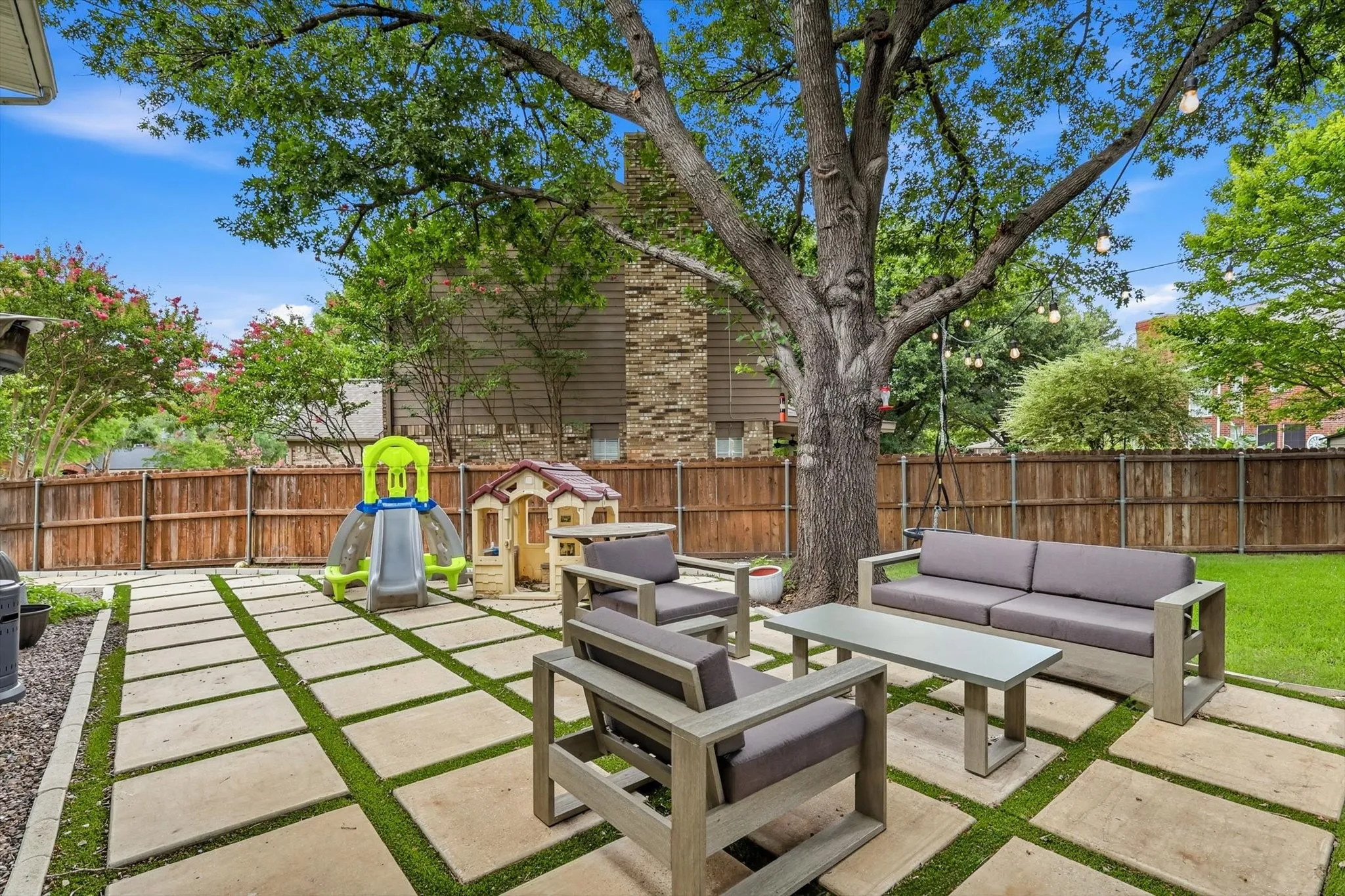 Single Family Residence For Rent in Denton County , 1641 Fuqua Drive, Flower Mound, Texas 75028, 4 Bedroom, 3 Bathroom, 2 Garage spaces, 2,546 Sqft, built in 1989, mls#21345548, Real Estate Agent in Flower Mound, Homes For Rent in Denton county, Homes For Rent in Flower Mound, Realtor in Flower Mound Texas, Real Estate Brokerage Independent Realty Texas, Luminita Cordes Realtor