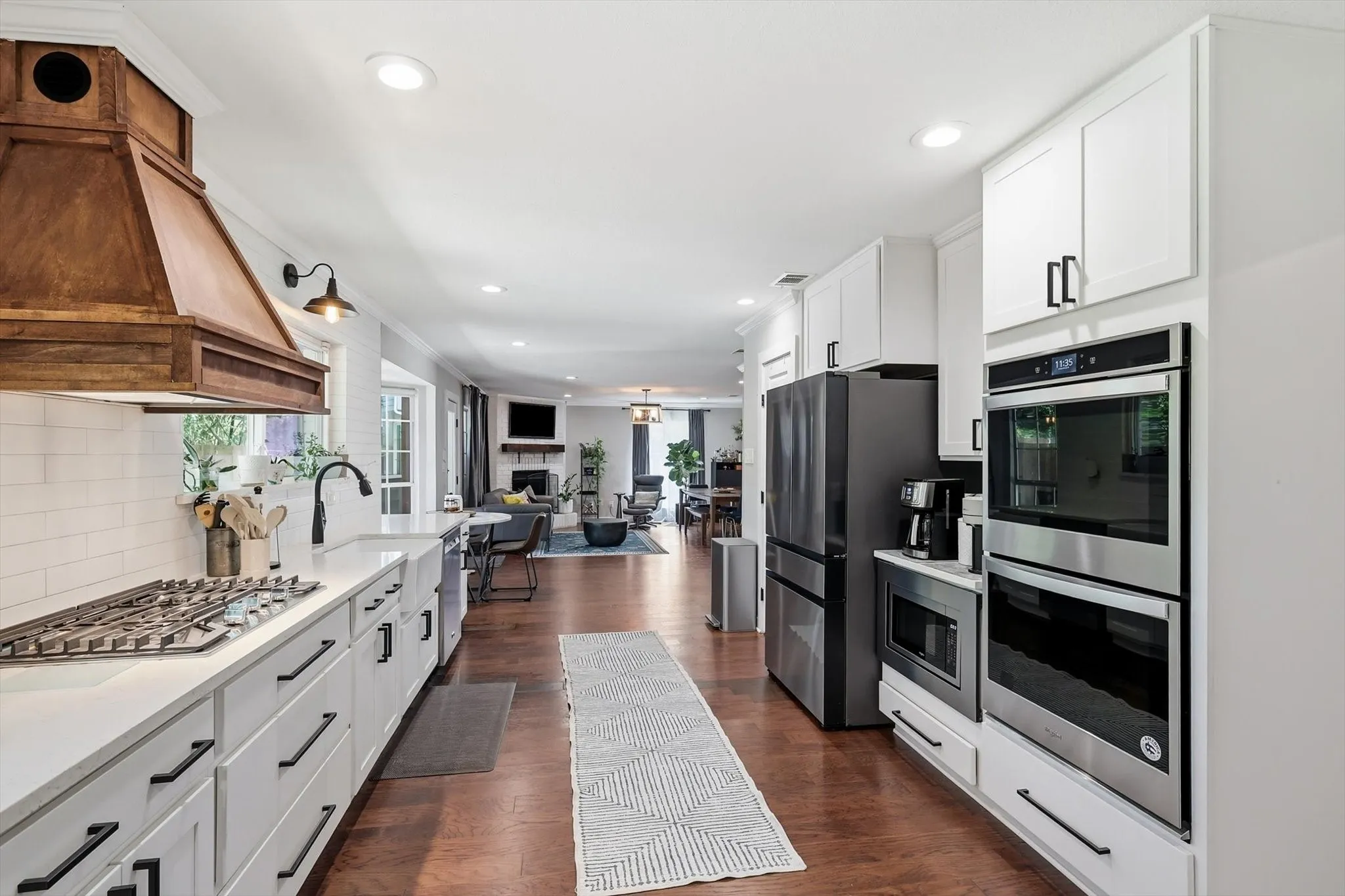 Single Family Residence For Rent in Denton County , 1641 Fuqua Drive, Flower Mound, Texas 75028, 4 Bedroom, 3 Bathroom, 2 Garage spaces, 2,546 Sqft, built in 1989, mls#21345548, Real Estate Agent in Flower Mound, Homes For Rent in Denton county, Homes For Rent in Flower Mound, Realtor in Flower Mound Texas, Real Estate Brokerage Independent Realty Texas, Luminita Cordes Realtor