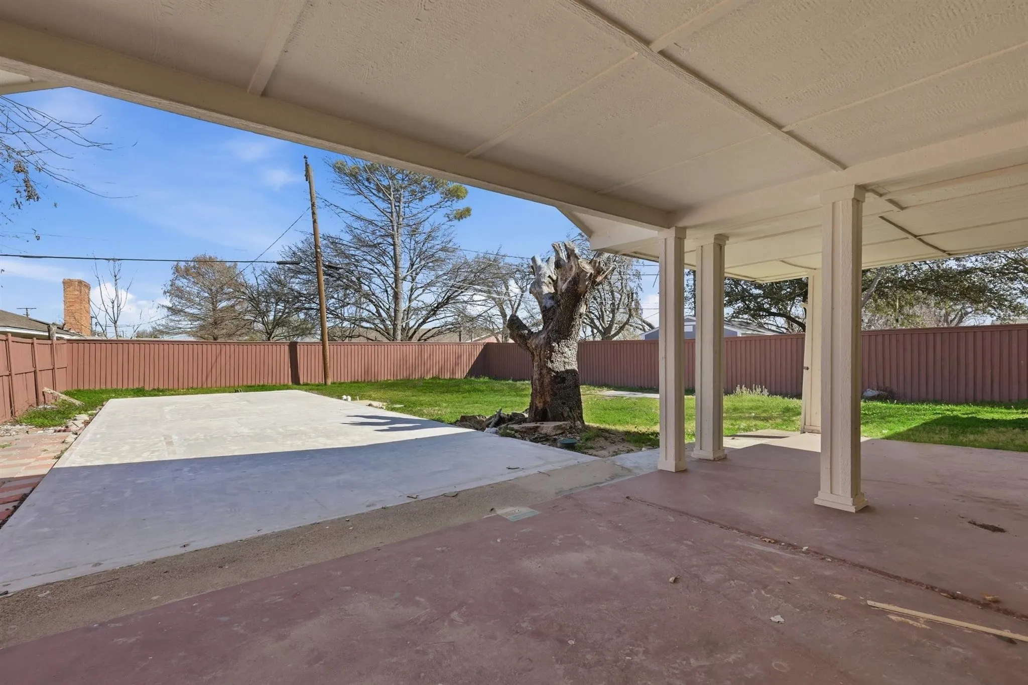 Single Family Residence For Sale in Dallas County , 242 W Cober Drive, Grand Prairie, Texas 75051, 4 Bedroom, 3 Bathroom, Garage spaces, 1,104 Sqft, built in 1958, mls#21345521, Real Estate Agent in Grand Prairie, Homes For Sale in Dallas county, Homes For Sale in Grand Prairie, Realtor in Grand Prairie Texas, Real Estate Brokerage Independent Realty Texas, Luminita Cordes Realtor
