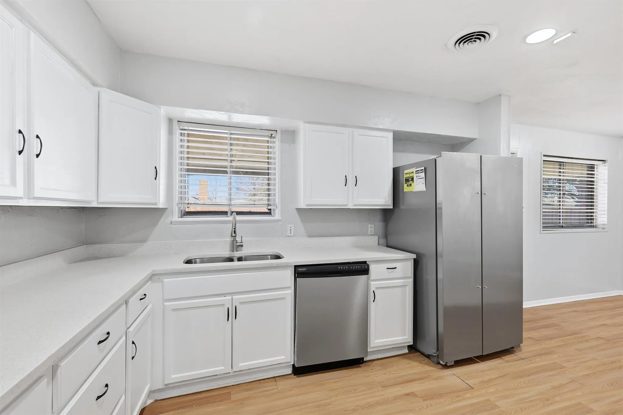Single Family Residence For Sale in Dallas County , 242 W Cober Drive, Grand Prairie, Texas 75051, 4 Bedroom, 3 Bathroom, Garage spaces, 1,104 Sqft, built in 1958, mls#21345521, Real Estate Agent in Grand Prairie, Homes For Sale in Dallas county, Homes For Sale in Grand Prairie, Realtor in Grand Prairie Texas, Real Estate Brokerage Independent Realty Texas, Luminita Cordes Realtor