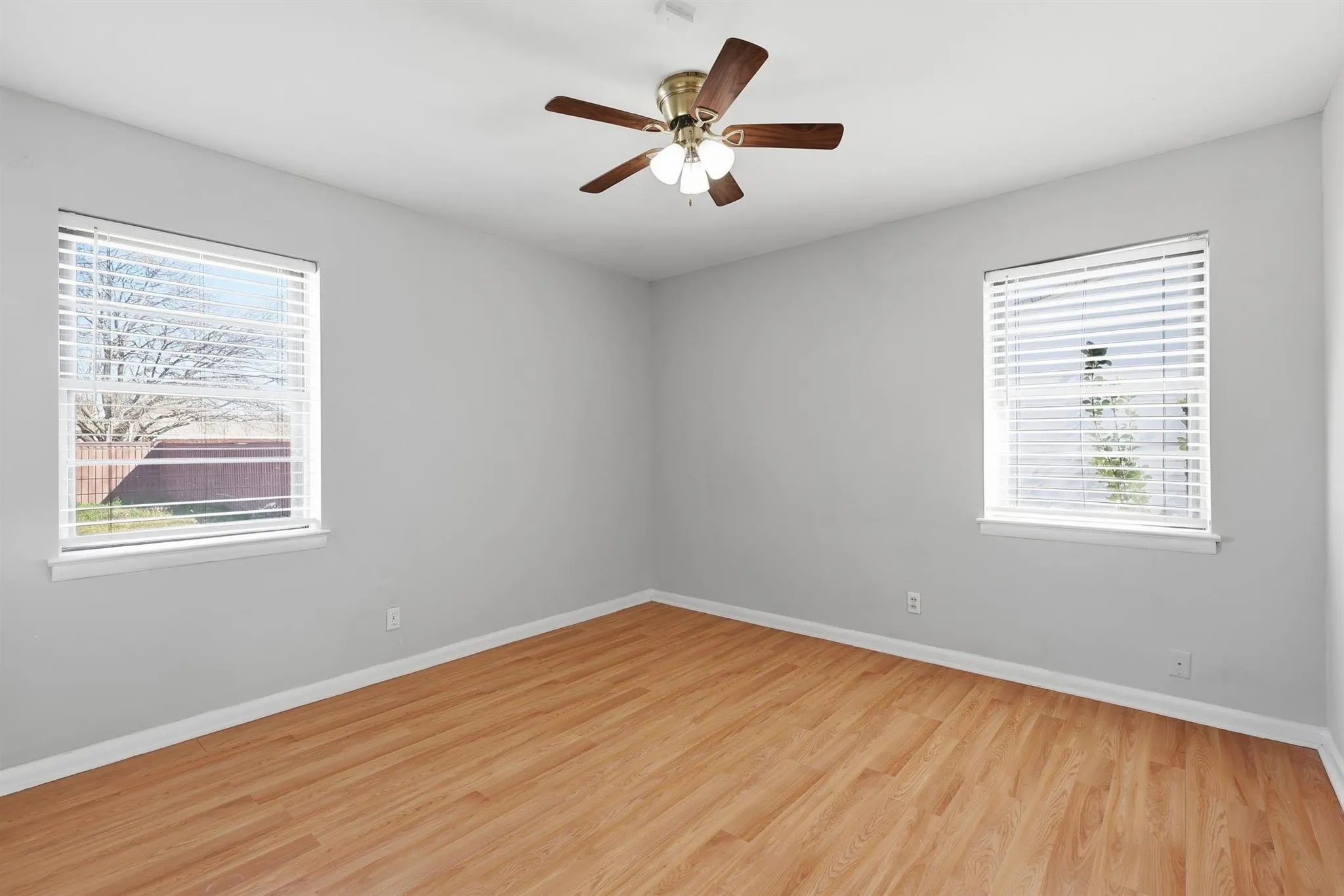 Single Family Residence For Sale in Dallas County , 242 W Cober Drive, Grand Prairie, Texas 75051, 4 Bedroom, 3 Bathroom, Garage spaces, 1,104 Sqft, built in 1958, mls#21345521, Real Estate Agent in Grand Prairie, Homes For Sale in Dallas county, Homes For Sale in Grand Prairie, Realtor in Grand Prairie Texas, Real Estate Brokerage Independent Realty Texas, Luminita Cordes Realtor