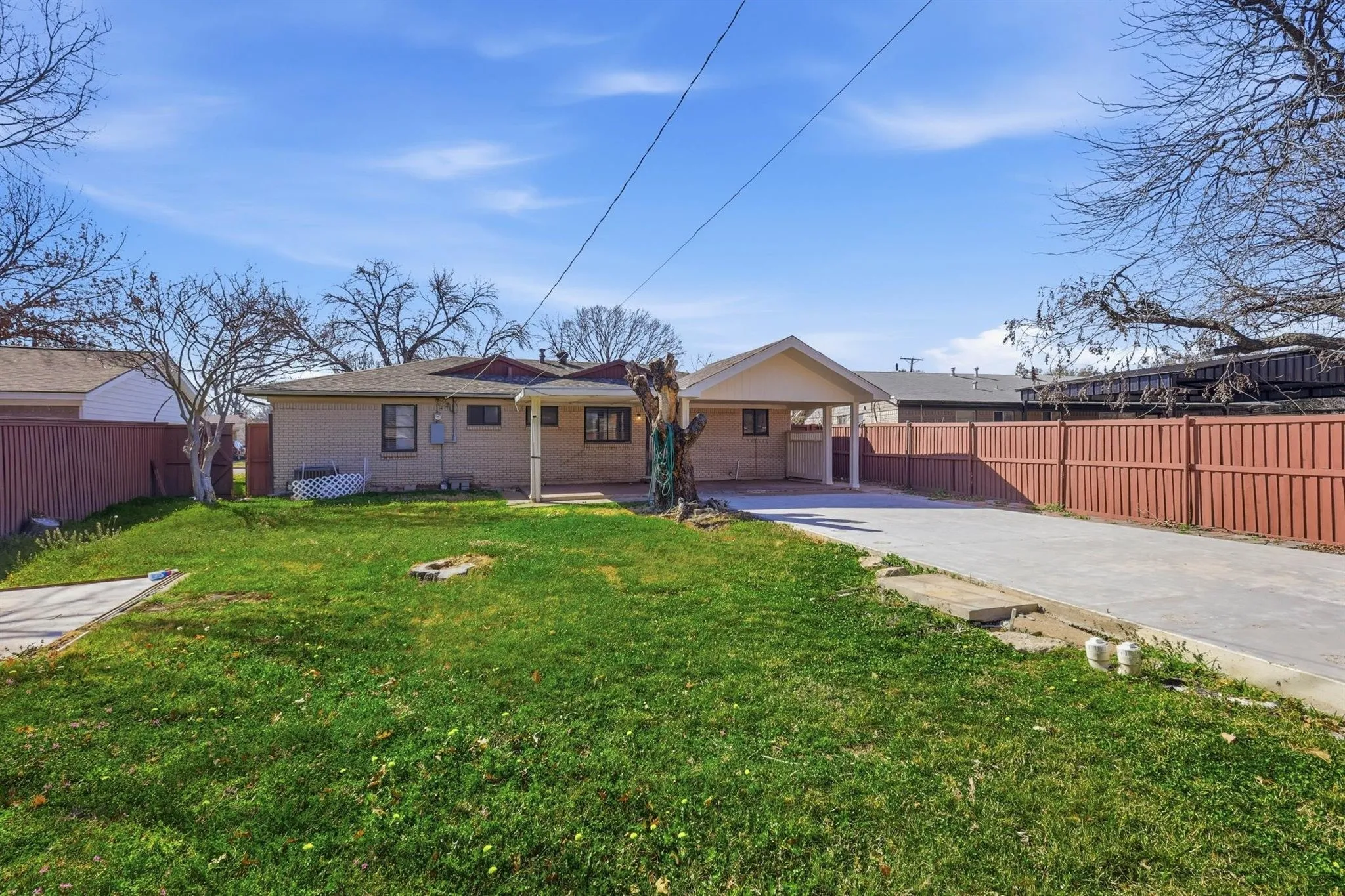 Single Family Residence For Sale in Dallas County , 242 W Cober Drive, Grand Prairie, Texas 75051, 4 Bedroom, 3 Bathroom, Garage spaces, 1,104 Sqft, built in 1958, mls#21345521, Real Estate Agent in Grand Prairie, Homes For Sale in Dallas county, Homes For Sale in Grand Prairie, Realtor in Grand Prairie Texas, Real Estate Brokerage Independent Realty Texas, Luminita Cordes Realtor