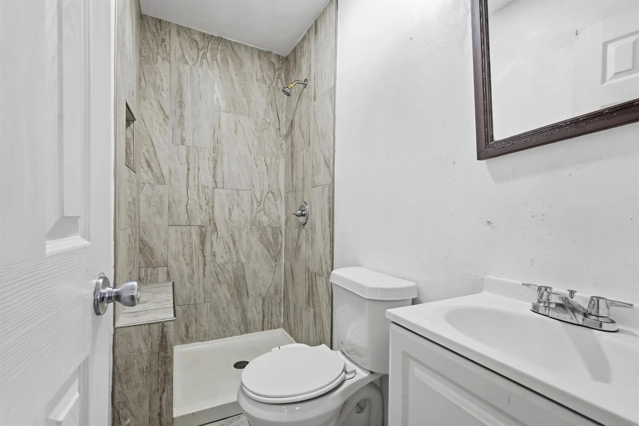 Single Family Residence For Sale in Dallas County , 242 W Cober Drive, Grand Prairie, Texas 75051, 4 Bedroom, 3 Bathroom, Garage spaces, 1,104 Sqft, built in 1958, mls#21345521, Real Estate Agent in Grand Prairie, Homes For Sale in Dallas county, Homes For Sale in Grand Prairie, Realtor in Grand Prairie Texas, Real Estate Brokerage Independent Realty Texas, Luminita Cordes Realtor