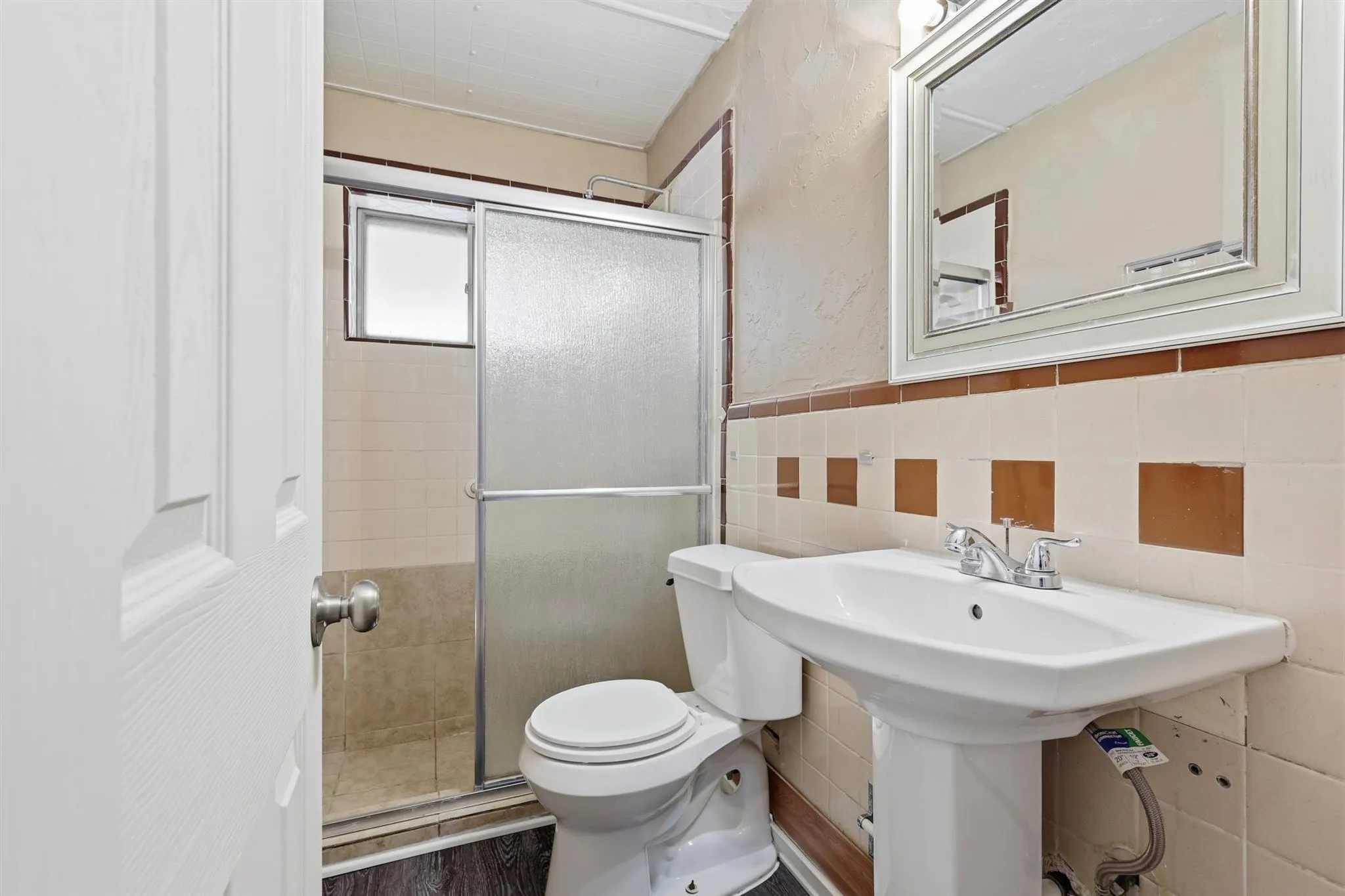 Single Family Residence For Sale in Dallas County , 242 W Cober Drive, Grand Prairie, Texas 75051, 4 Bedroom, 3 Bathroom, Garage spaces, 1,104 Sqft, built in 1958, mls#21345521, Real Estate Agent in Grand Prairie, Homes For Sale in Dallas county, Homes For Sale in Grand Prairie, Realtor in Grand Prairie Texas, Real Estate Brokerage Independent Realty Texas, Luminita Cordes Realtor