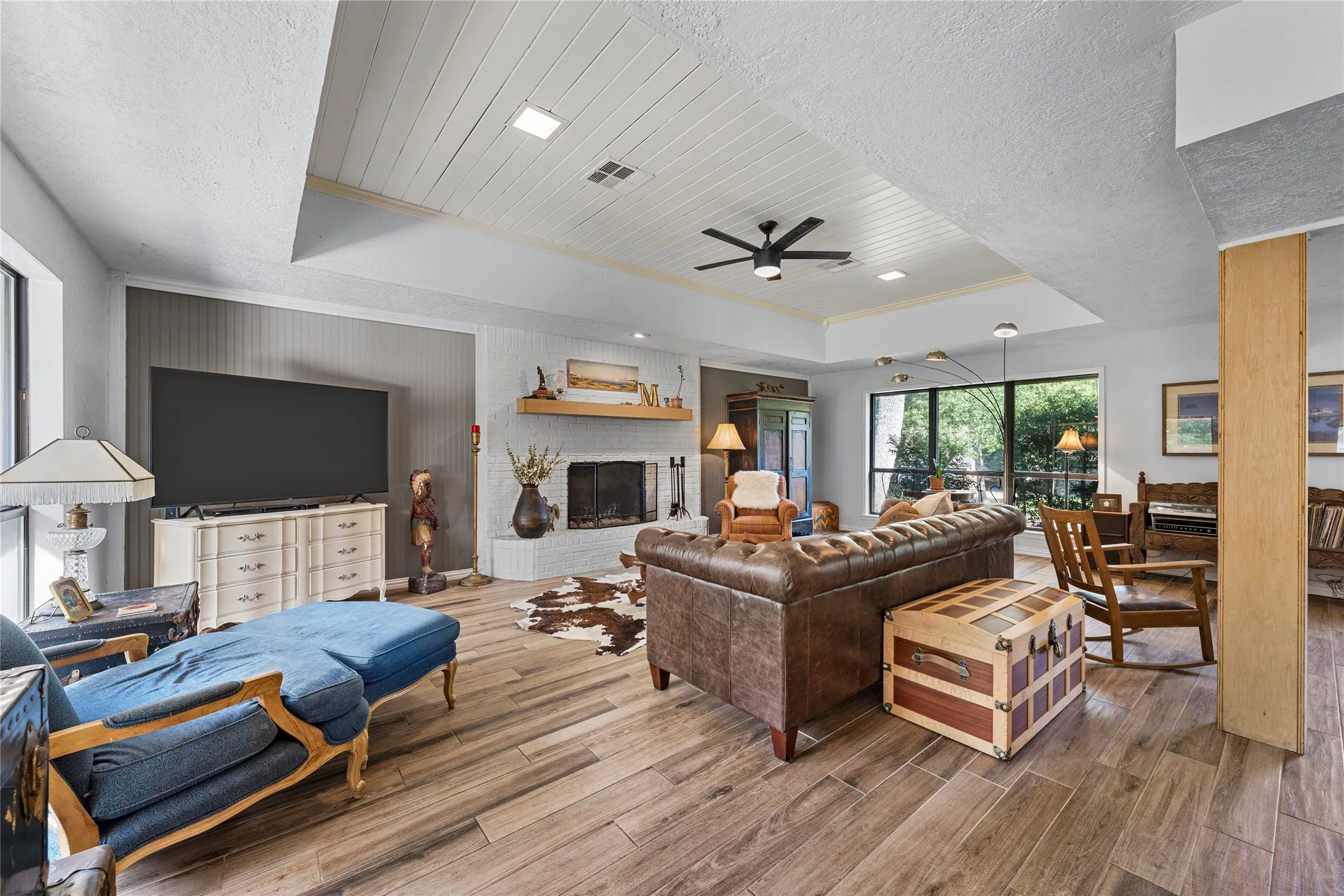 Single Family Residence For Sale in Mc Lennan County , 10023 Ramblewood Drive, Woodway, Texas 76712, 4 Bedroom, 3 Bathroom, 2 Garage spaces, 2,720 Sqft, built in 1979, mls#21303728, Real Estate Agent in Woodway, Homes For Sale in Mc Lennan county, Homes For Sale in Woodway, Realtor in Woodway Texas, Real Estate Brokerage Independent Realty Texas, Luminita Cordes Realtor