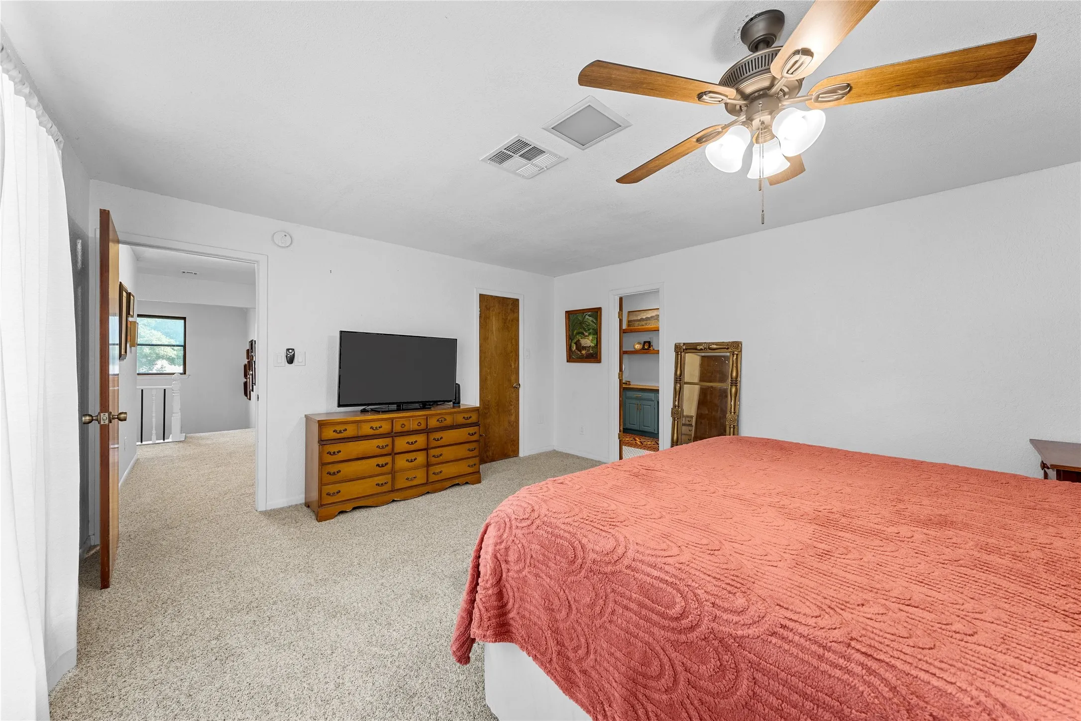 Single Family Residence For Sale in Mc Lennan County , 10023 Ramblewood Drive, Woodway, Texas 76712, 4 Bedroom, 3 Bathroom, 2 Garage spaces, 2,720 Sqft, built in 1979, mls#21303728, Real Estate Agent in Woodway, Homes For Sale in Mc Lennan county, Homes For Sale in Woodway, Realtor in Woodway Texas, Real Estate Brokerage Independent Realty Texas, Luminita Cordes Realtor
