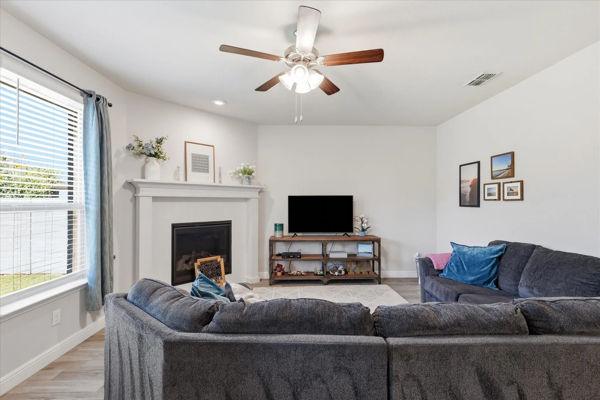 Single Family Residence For Sale in Denton County , 2417 Tattler Trail, Argyle, Texas 76226, 4 Bedroom, 2 Bathroom, Garage spaces, 1,872 Sqft, built in 2021, mls#21344367, Real Estate Agent in Argyle, Homes For Sale in Denton county, Homes For Sale in Argyle, Realtor in Argyle Texas, Real Estate Brokerage Independent Realty Texas, Luminita Cordes Realtor