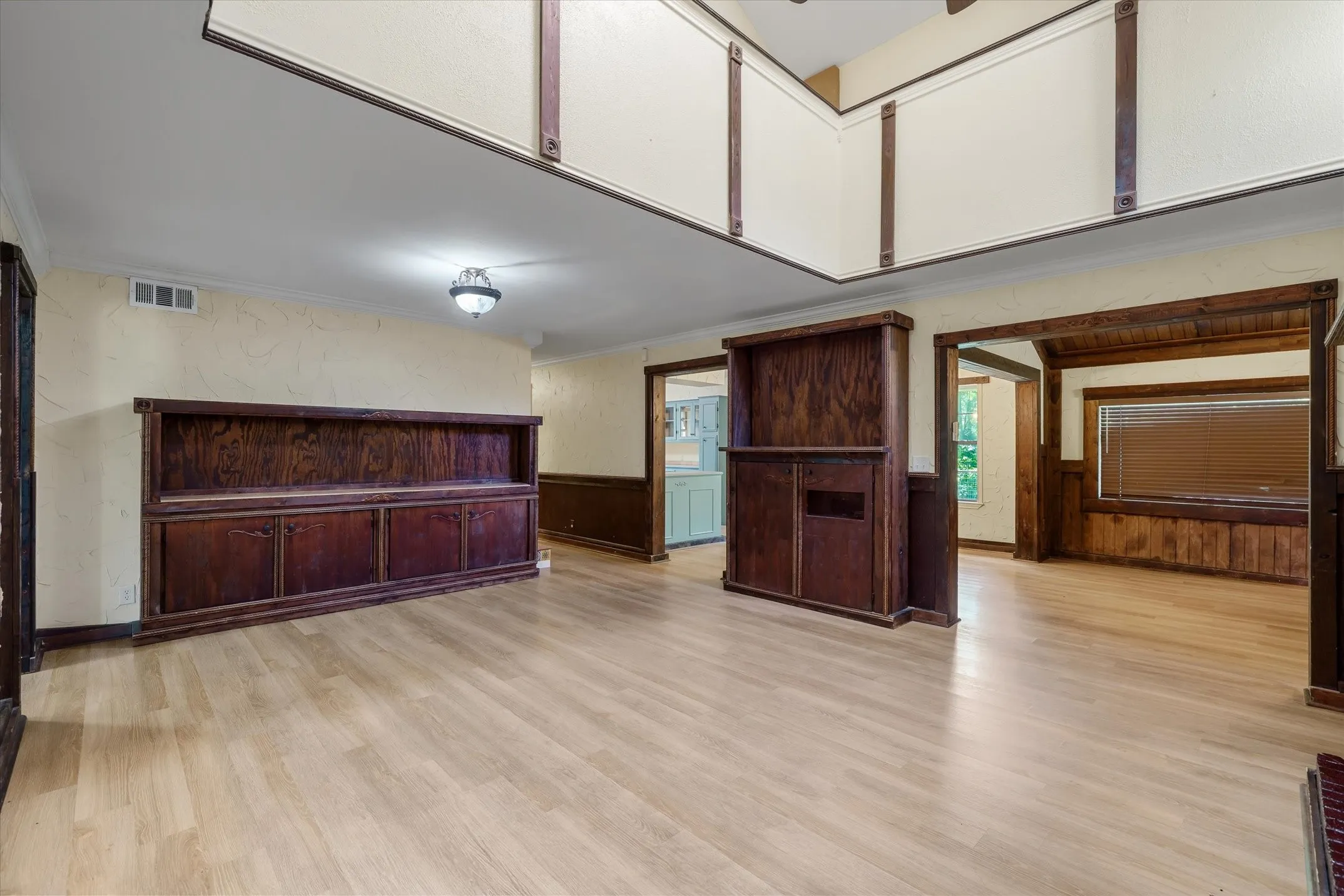 Single Family Residence For Sale in Van Zandt County , 22179 St. Hwy 64, Canton, Texas 75103, 3 Bedroom, 2 Bathroom, Garage spaces, 1,890 Sqft, built in 1990, mls#21344744, Real Estate Agent in Canton, Homes For Sale in Van Zandt county, Homes For Sale in Canton, Realtor in Canton Texas, Real Estate Brokerage Independent Realty Texas, Luminita Cordes Realtor