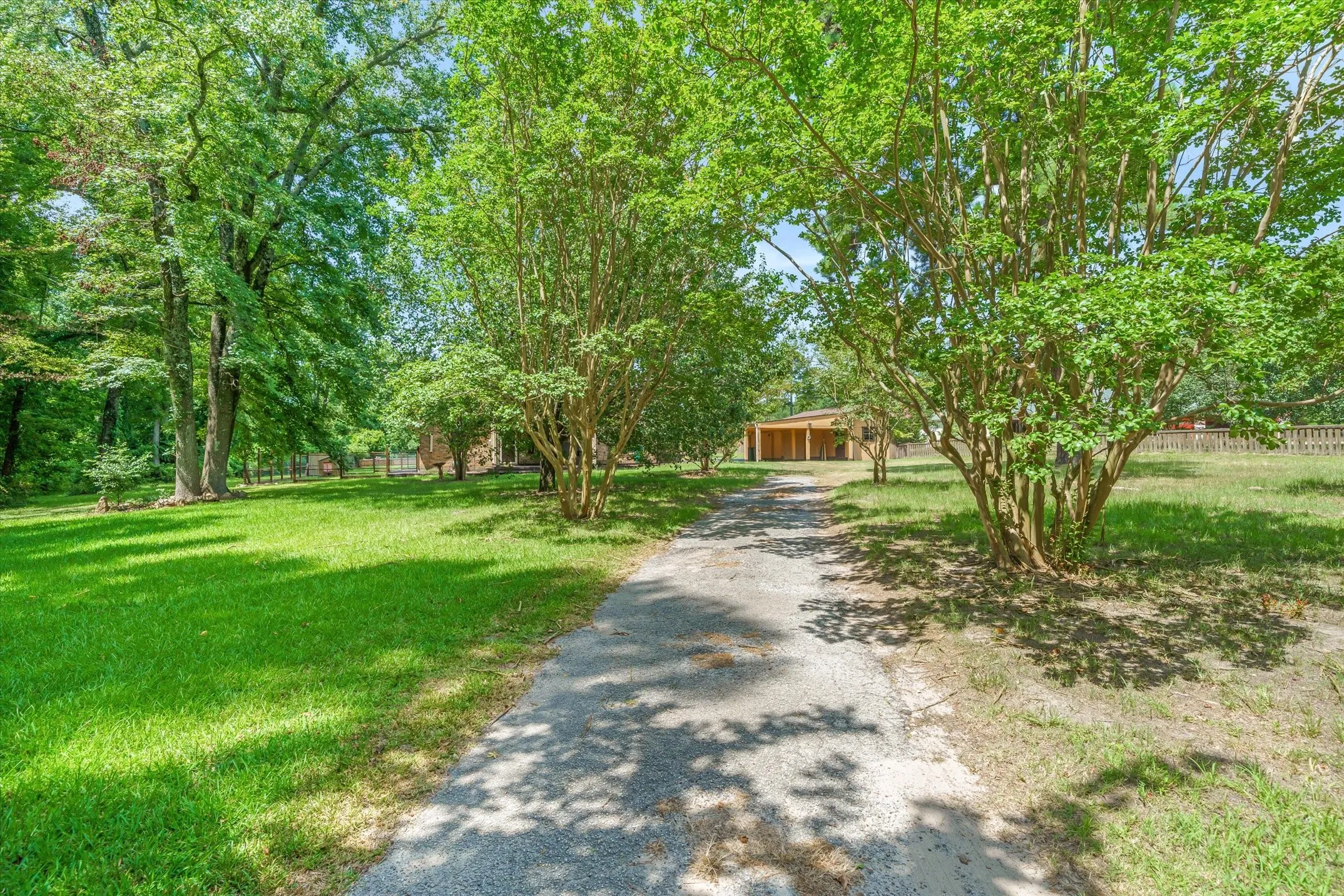 Single Family Residence For Sale in Van Zandt County , 22179 St. Hwy 64, Canton, Texas 75103, 3 Bedroom, 2 Bathroom, Garage spaces, 1,890 Sqft, built in 1990, mls#21344744, Real Estate Agent in Canton, Homes For Sale in Van Zandt county, Homes For Sale in Canton, Realtor in Canton Texas, Real Estate Brokerage Independent Realty Texas, Luminita Cordes Realtor