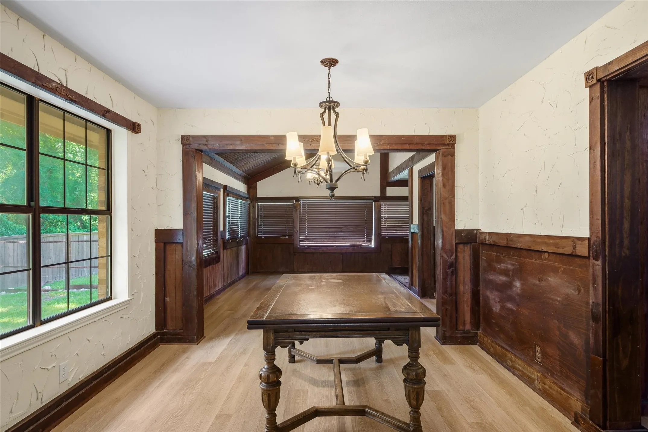 Single Family Residence For Sale in Van Zandt County , 22179 St. Hwy 64, Canton, Texas 75103, 3 Bedroom, 2 Bathroom, Garage spaces, 1,890 Sqft, built in 1990, mls#21344744, Real Estate Agent in Canton, Homes For Sale in Van Zandt county, Homes For Sale in Canton, Realtor in Canton Texas, Real Estate Brokerage Independent Realty Texas, Luminita Cordes Realtor