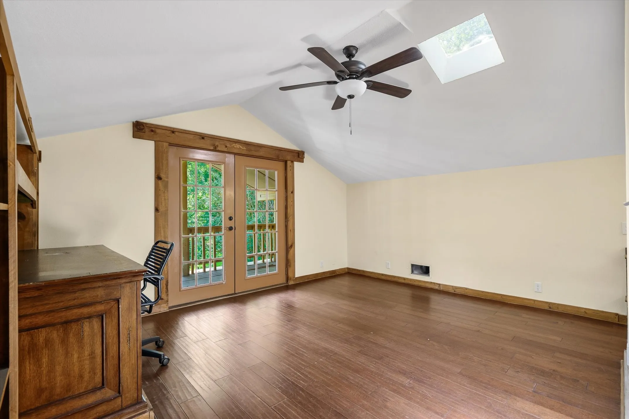 Single Family Residence For Sale in Van Zandt County , 22179 St. Hwy 64, Canton, Texas 75103, 3 Bedroom, 2 Bathroom, Garage spaces, 1,890 Sqft, built in 1990, mls#21344744, Real Estate Agent in Canton, Homes For Sale in Van Zandt county, Homes For Sale in Canton, Realtor in Canton Texas, Real Estate Brokerage Independent Realty Texas, Luminita Cordes Realtor