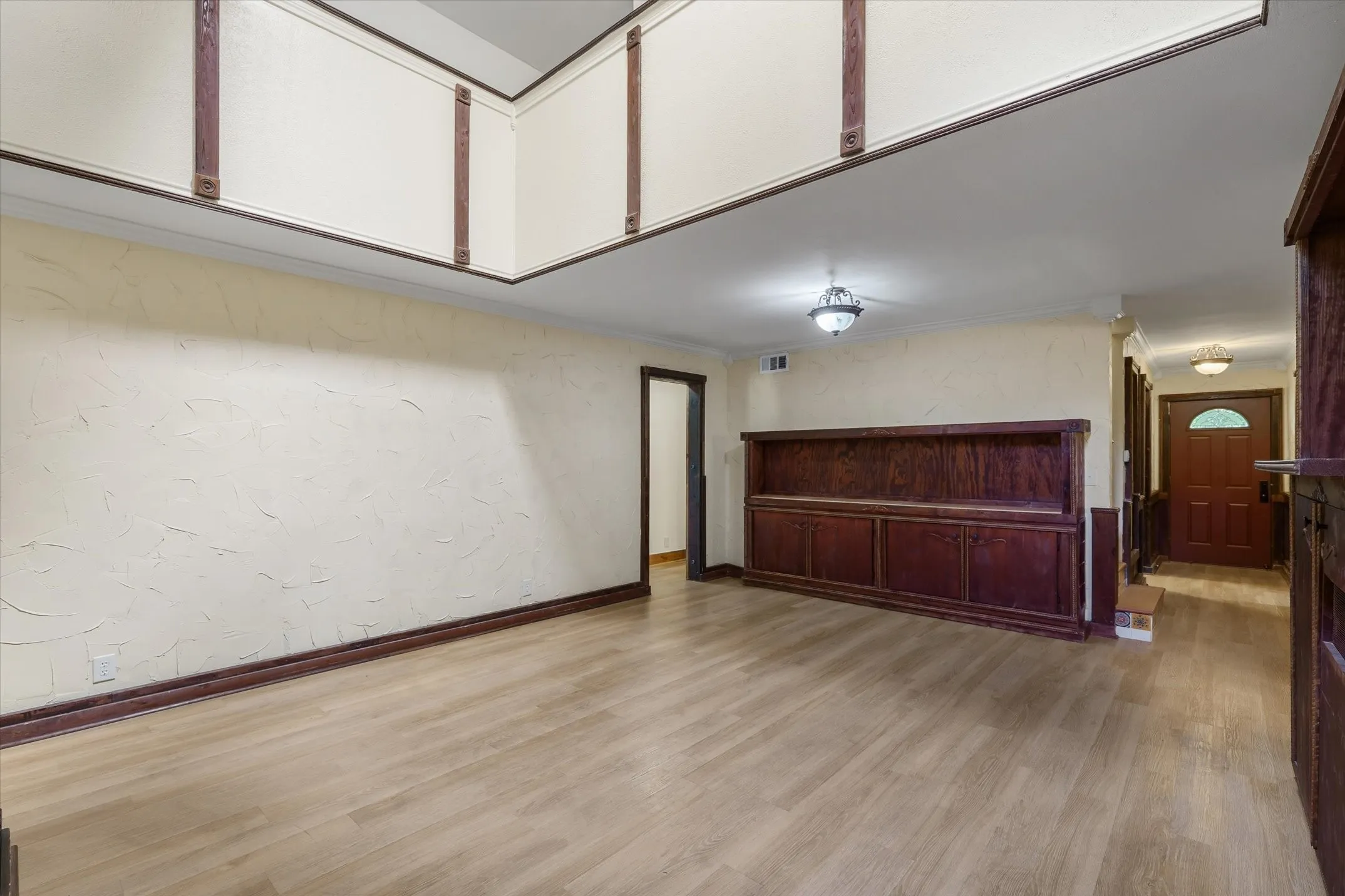 Single Family Residence For Sale in Van Zandt County , 22179 St. Hwy 64, Canton, Texas 75103, 3 Bedroom, 2 Bathroom, Garage spaces, 1,890 Sqft, built in 1990, mls#21344744, Real Estate Agent in Canton, Homes For Sale in Van Zandt county, Homes For Sale in Canton, Realtor in Canton Texas, Real Estate Brokerage Independent Realty Texas, Luminita Cordes Realtor