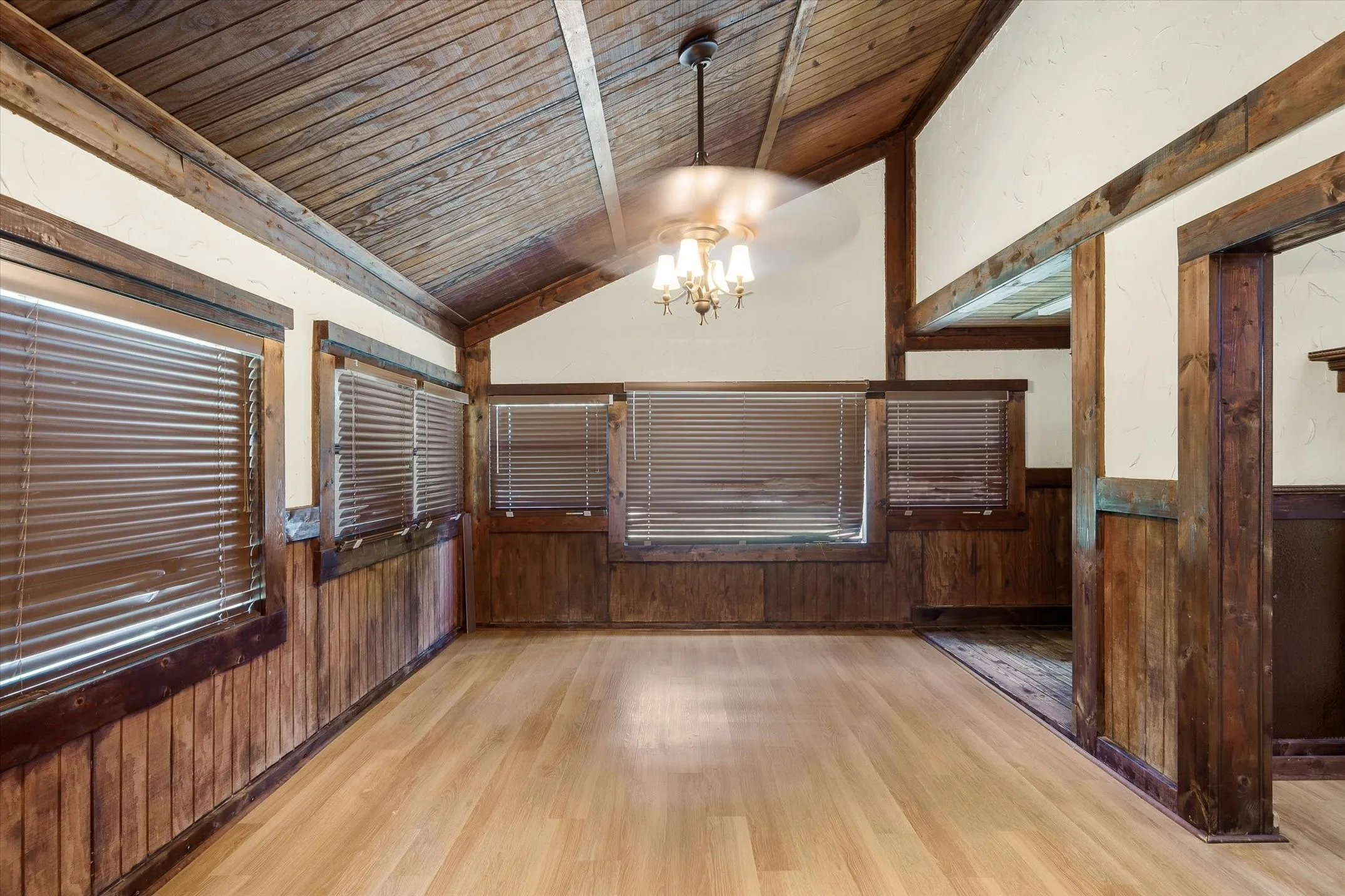 Single Family Residence For Sale in Van Zandt County , 22179 St. Hwy 64, Canton, Texas 75103, 3 Bedroom, 2 Bathroom, Garage spaces, 1,890 Sqft, built in 1990, mls#21344744, Real Estate Agent in Canton, Homes For Sale in Van Zandt county, Homes For Sale in Canton, Realtor in Canton Texas, Real Estate Brokerage Independent Realty Texas, Luminita Cordes Realtor