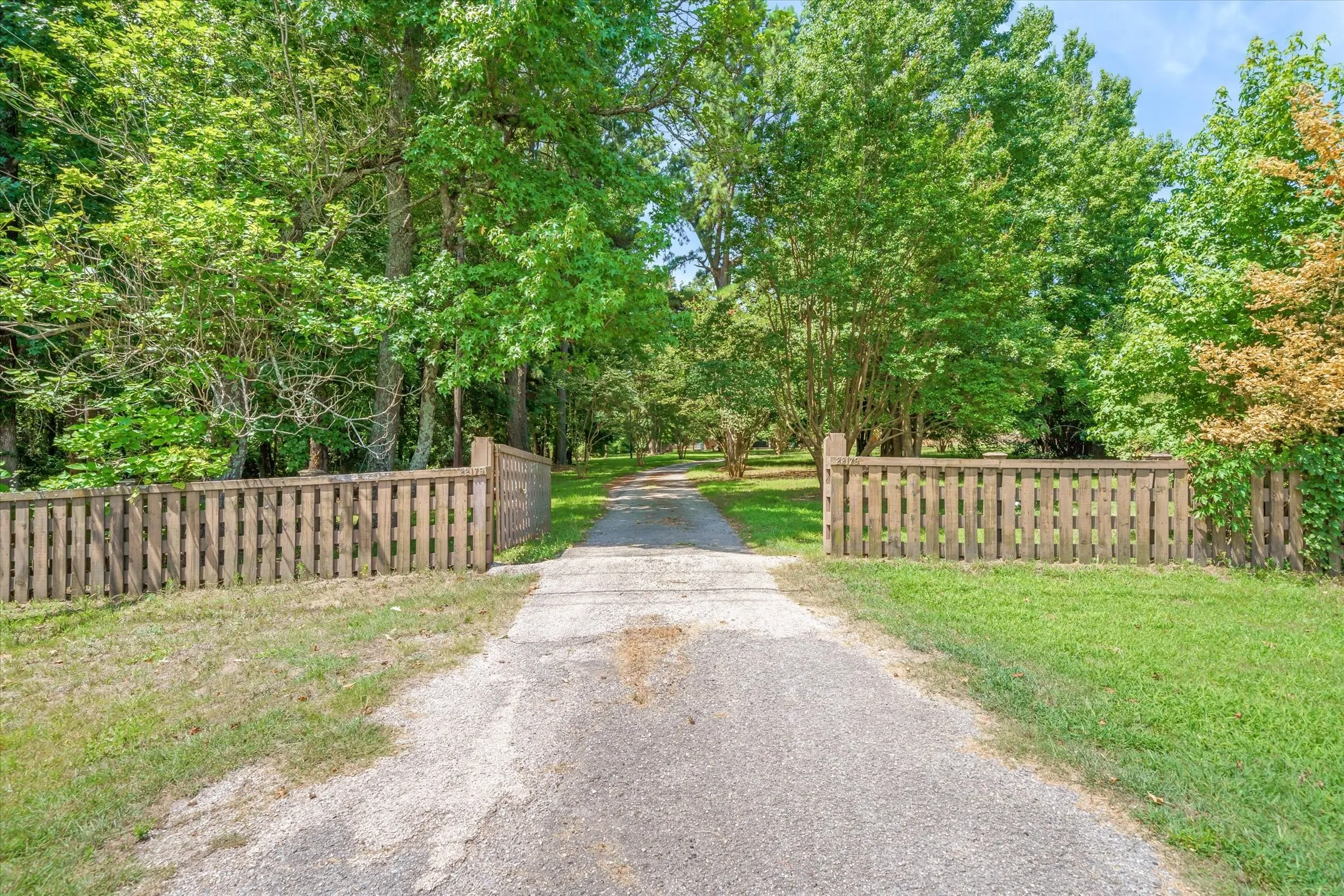 Single Family Residence For Sale in Van Zandt County , 22179 St. Hwy 64, Canton, Texas 75103, 3 Bedroom, 2 Bathroom, Garage spaces, 1,890 Sqft, built in 1990, mls#21344744, Real Estate Agent in Canton, Homes For Sale in Van Zandt county, Homes For Sale in Canton, Realtor in Canton Texas, Real Estate Brokerage Independent Realty Texas, Luminita Cordes Realtor