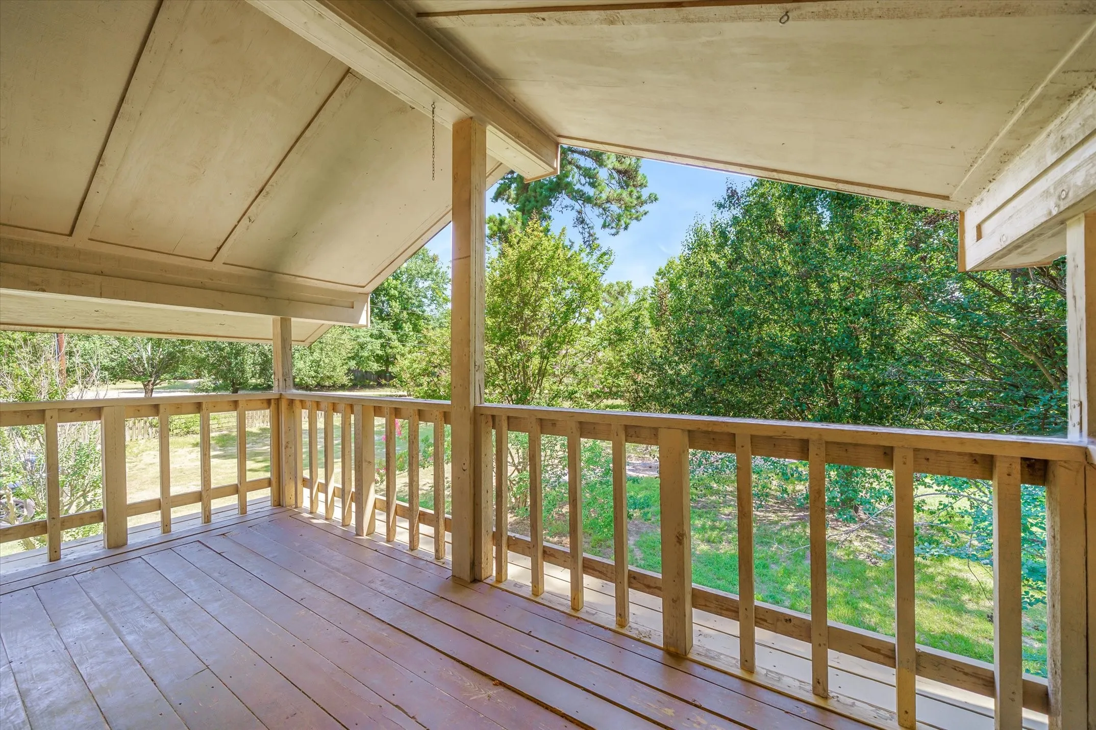 Single Family Residence For Sale in Van Zandt County , 22179 St. Hwy 64, Canton, Texas 75103, 3 Bedroom, 2 Bathroom, Garage spaces, 1,890 Sqft, built in 1990, mls#21344744, Real Estate Agent in Canton, Homes For Sale in Van Zandt county, Homes For Sale in Canton, Realtor in Canton Texas, Real Estate Brokerage Independent Realty Texas, Luminita Cordes Realtor
