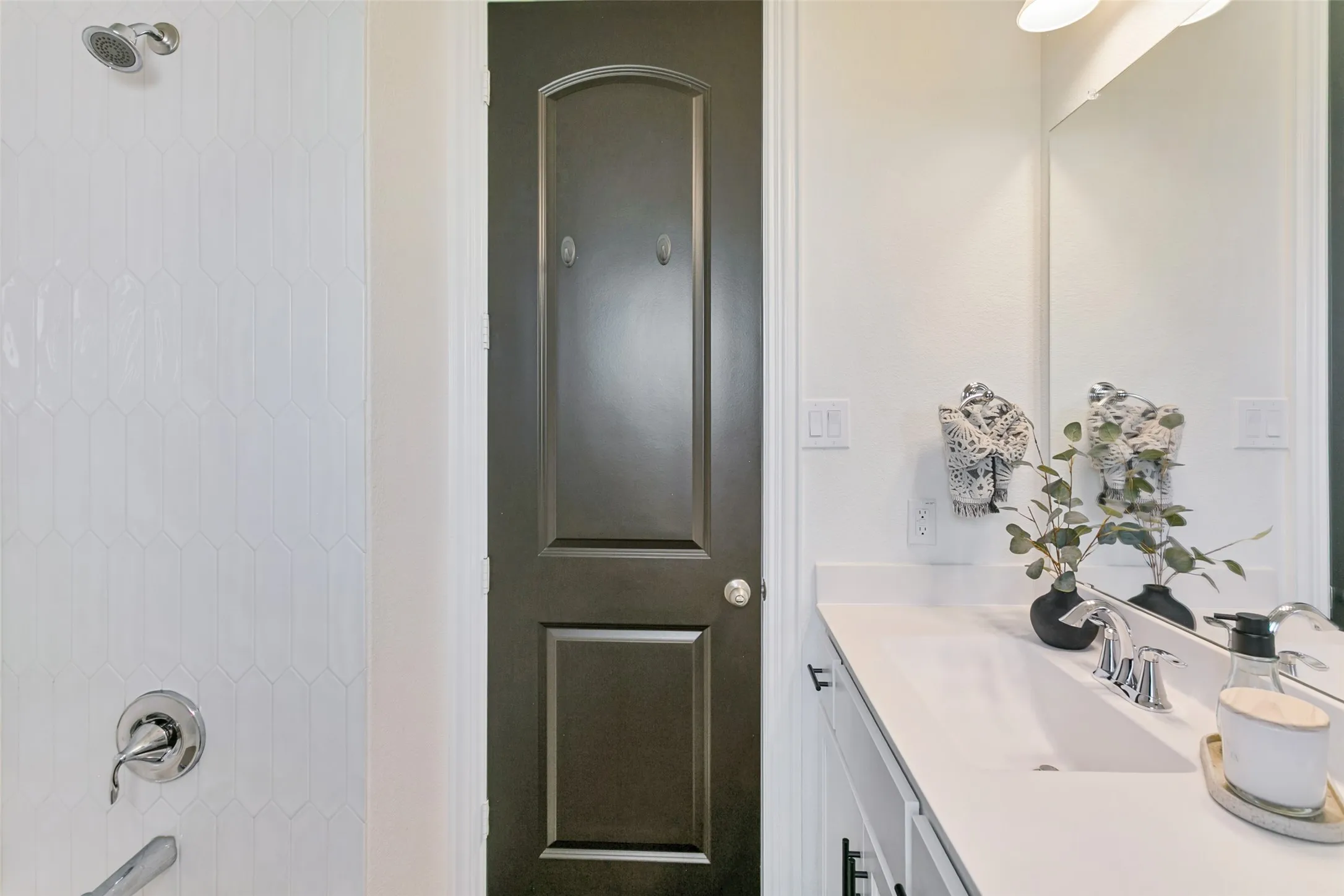 Single Family Residence For Sale in Tarrant County , 5933 Lovills Creek Street, Fort Worth, Texas 76179, 4 Bedroom, 2 Bathroom, 2 Garage spaces, 1,844 Sqft, built in 2023, mls#21345237, Real Estate Agent in Fort Worth, Homes For Sale in Tarrant county, Homes For Sale in Fort Worth, Realtor in Fort Worth Texas, Real Estate Brokerage Independent Realty Texas, Luminita Cordes Realtor