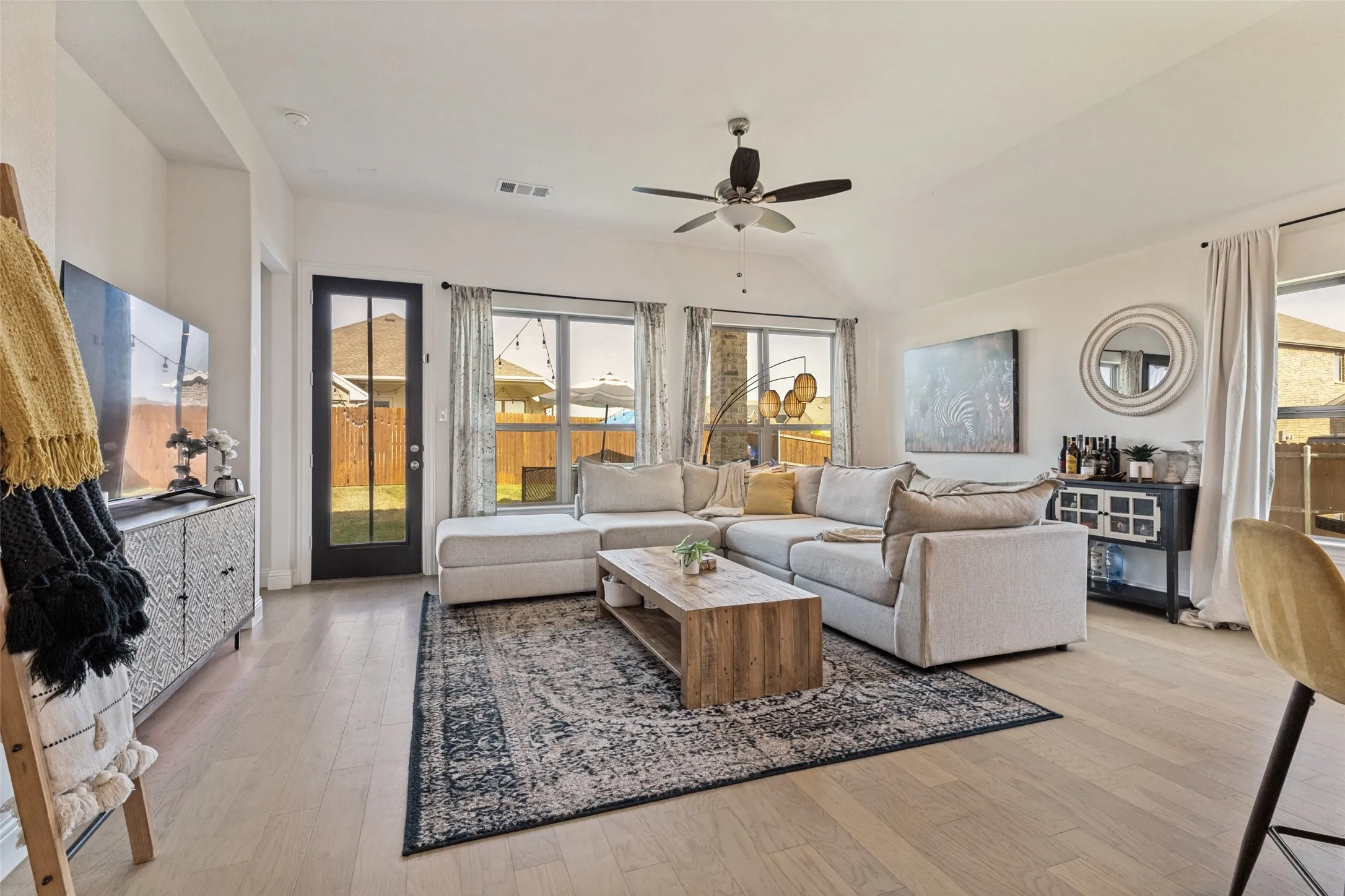 Single Family Residence For Sale in Tarrant County , 5933 Lovills Creek Street, Fort Worth, Texas 76179, 4 Bedroom, 2 Bathroom, 2 Garage spaces, 1,844 Sqft, built in 2023, mls#21345237, Real Estate Agent in Fort Worth, Homes For Sale in Tarrant county, Homes For Sale in Fort Worth, Realtor in Fort Worth Texas, Real Estate Brokerage Independent Realty Texas, Luminita Cordes Realtor