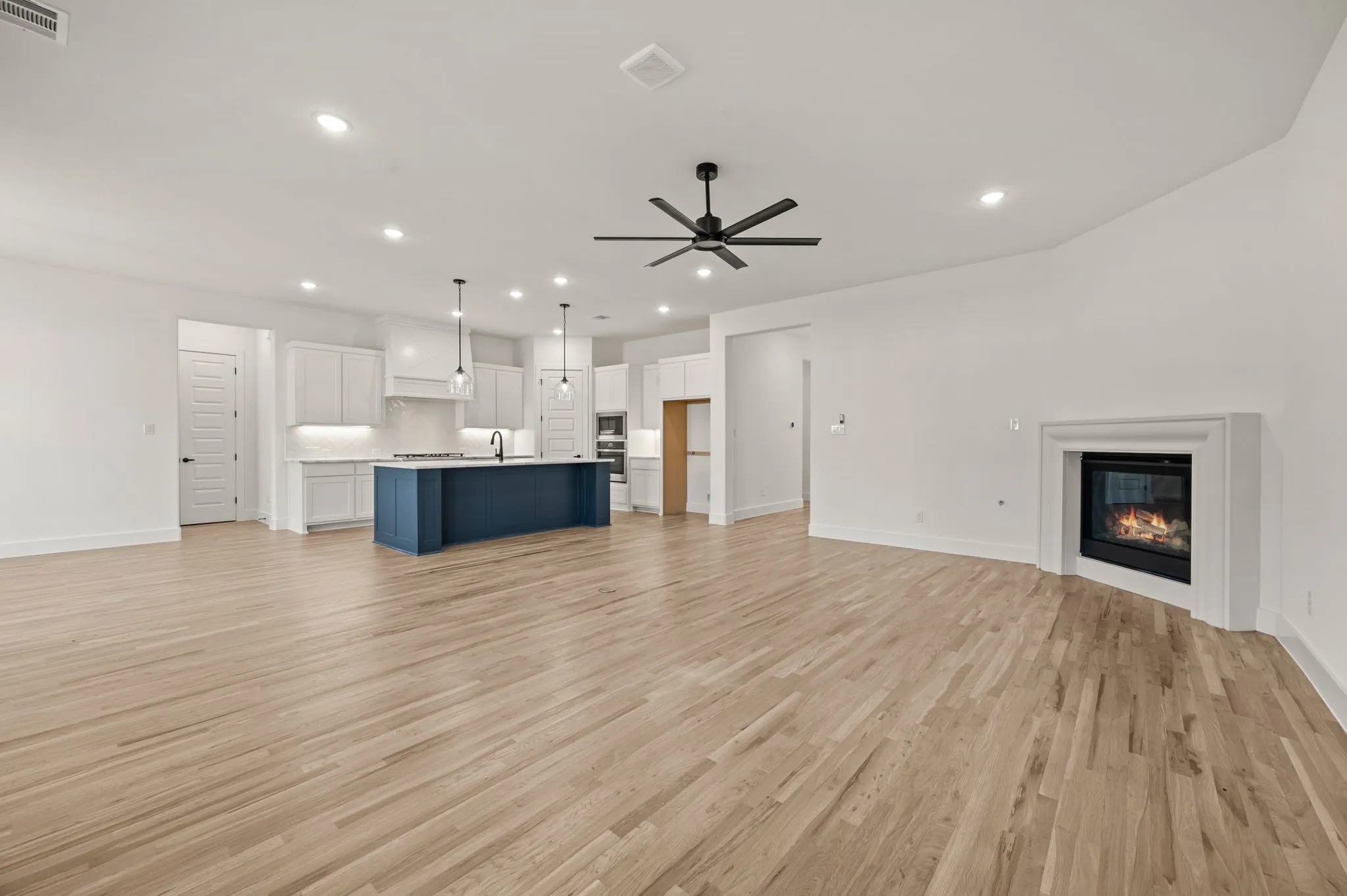 Single Family Residence For Sale in Parker County , 912 Highlands Avenue, Aledo, Texas 76008, 3 Bedroom, 3 Bathroom, Garage spaces, 2,810 Sqft, built in 2026, mls#21345579, Real Estate Agent in Aledo, Homes For Sale in Parker county, Homes For Sale in Aledo, Realtor in Aledo Texas, Real Estate Brokerage Independent Realty Texas, Luminita Cordes Realtor