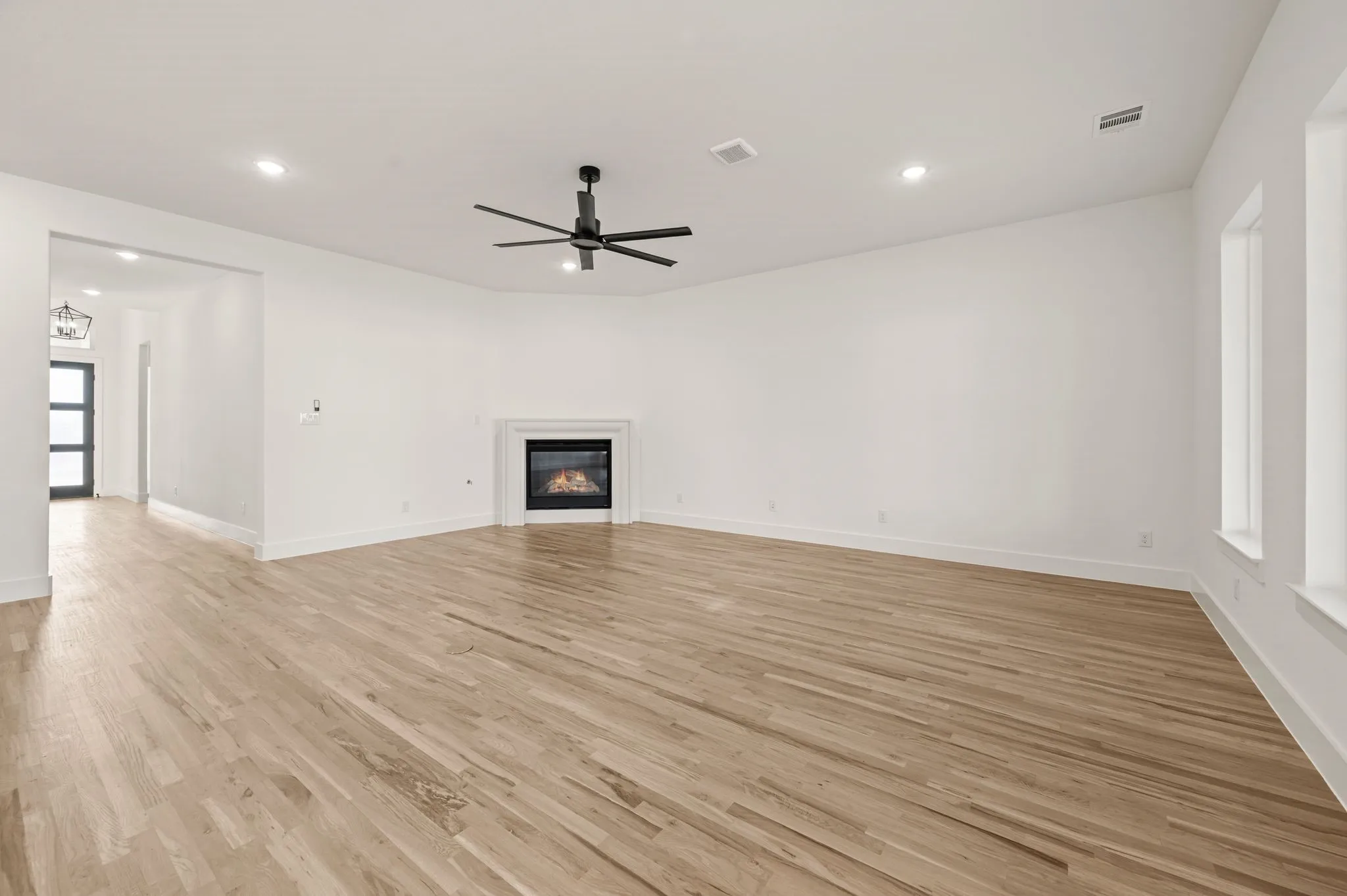 Single Family Residence For Sale in Parker County , 912 Highlands Avenue, Aledo, Texas 76008, 3 Bedroom, 3 Bathroom, Garage spaces, 2,810 Sqft, built in 2026, mls#21345579, Real Estate Agent in Aledo, Homes For Sale in Parker county, Homes For Sale in Aledo, Realtor in Aledo Texas, Real Estate Brokerage Independent Realty Texas, Luminita Cordes Realtor