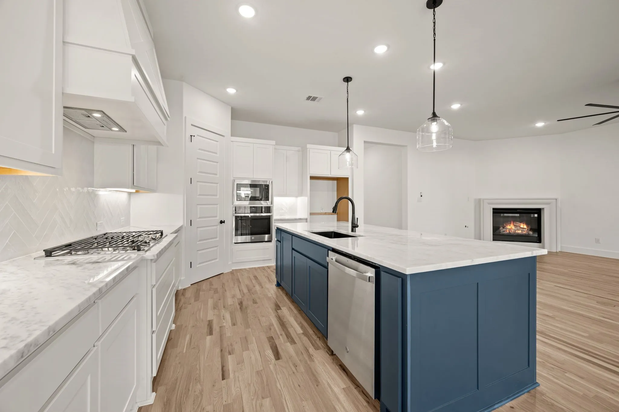 Single Family Residence For Sale in Parker County , 912 Highlands Avenue, Aledo, Texas 76008, 3 Bedroom, 3 Bathroom, Garage spaces, 2,810 Sqft, built in 2026, mls#21345579, Real Estate Agent in Aledo, Homes For Sale in Parker county, Homes For Sale in Aledo, Realtor in Aledo Texas, Real Estate Brokerage Independent Realty Texas, Luminita Cordes Realtor
