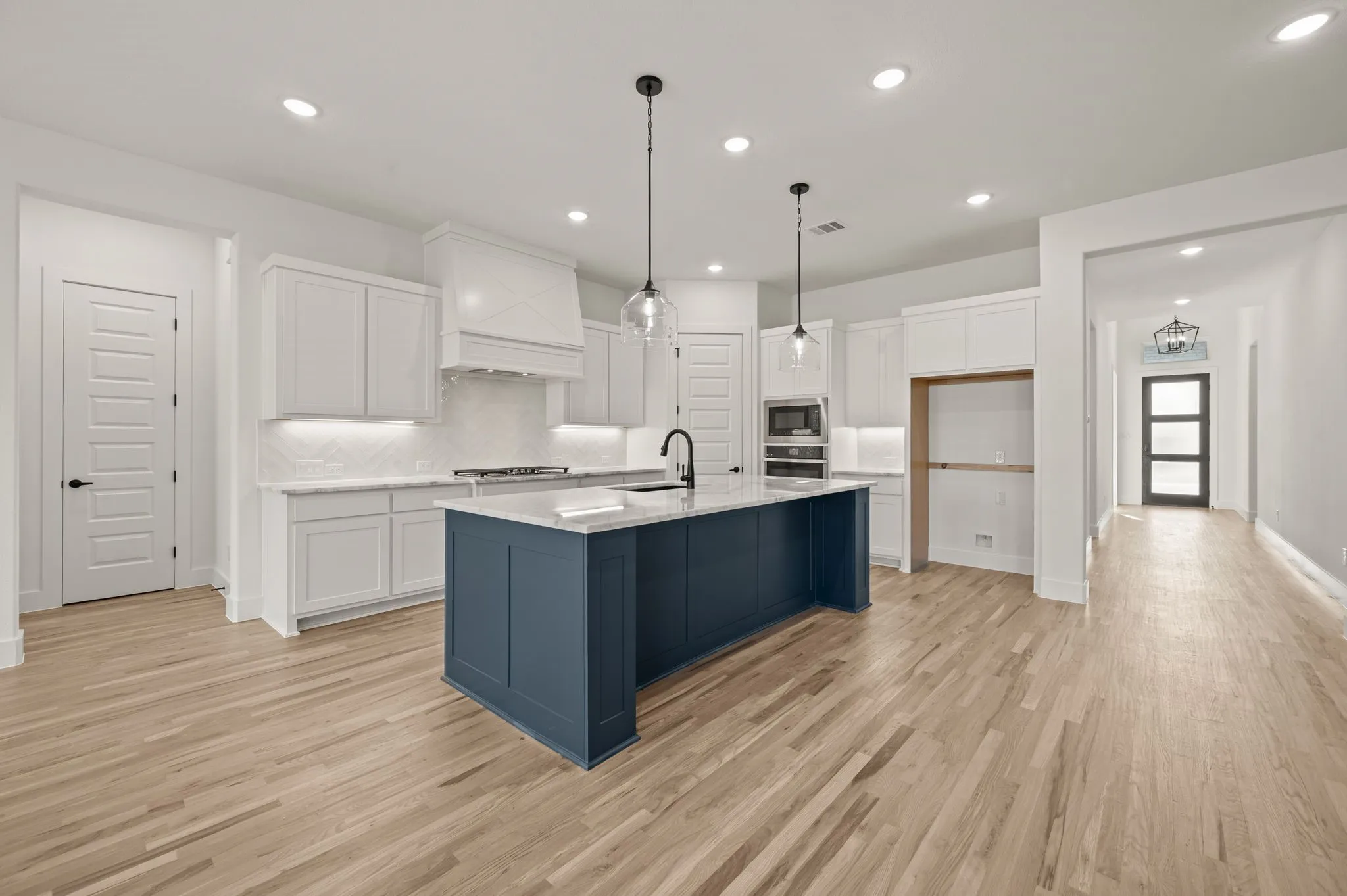 Single Family Residence For Sale in Parker County , 912 Highlands Avenue, Aledo, Texas 76008, 3 Bedroom, 3 Bathroom, Garage spaces, 2,810 Sqft, built in 2026, mls#21345579, Real Estate Agent in Aledo, Homes For Sale in Parker county, Homes For Sale in Aledo, Realtor in Aledo Texas, Real Estate Brokerage Independent Realty Texas, Luminita Cordes Realtor