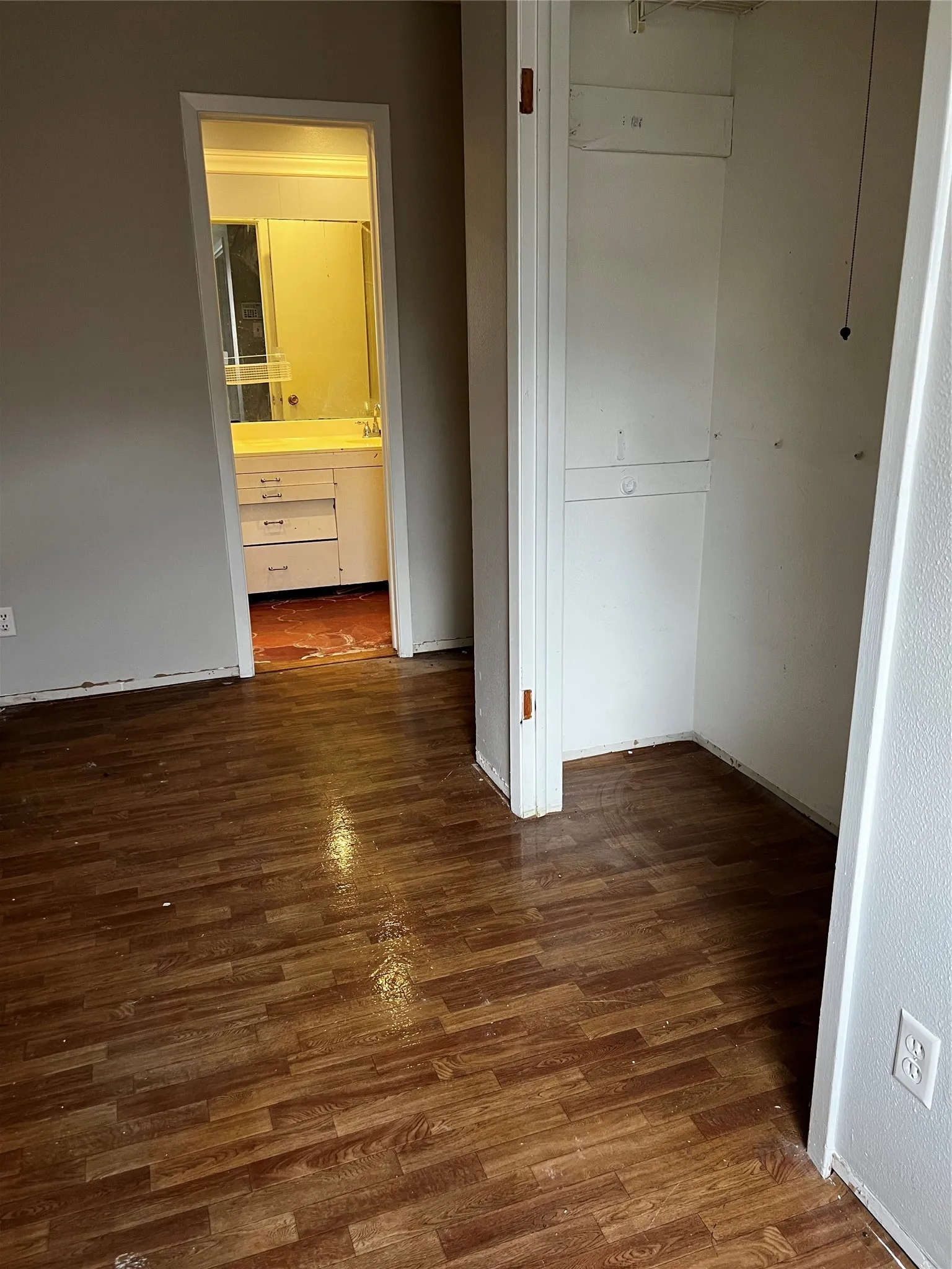 Single Family Residence For Sale in Dallas County , 3113 Commonwealth Street, Irving, Texas 75062, 3 Bedroom, 1 Bathroom, Garage spaces, 1,617 Sqft, built in 1965, mls#21344703, Real Estate Agent in Irving, Homes For Sale in Dallas county, Homes For Sale in Irving, Realtor in Irving Texas, Real Estate Brokerage Independent Realty Texas, Luminita Cordes Realtor