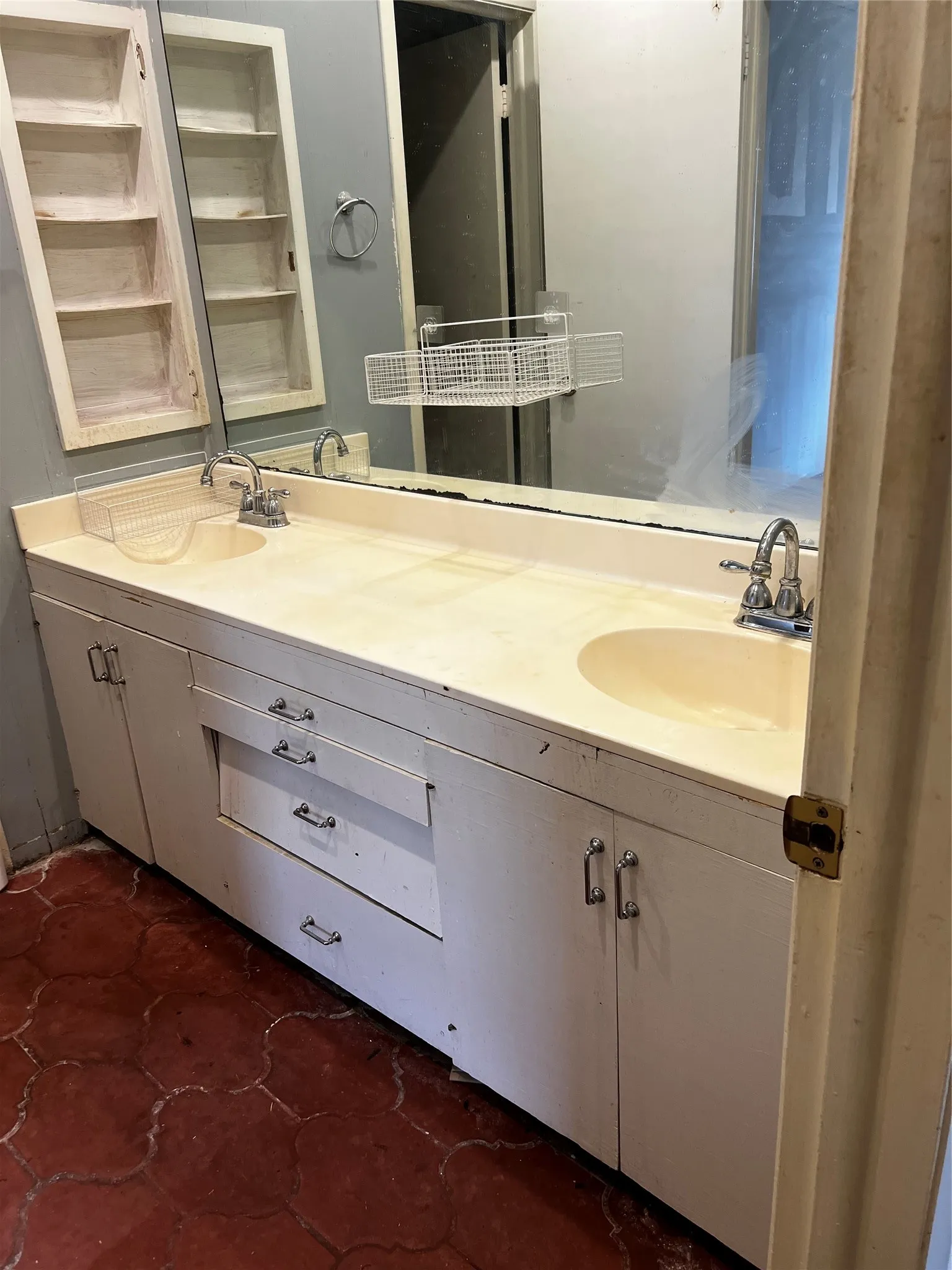 Single Family Residence For Sale in Dallas County , 3113 Commonwealth Street, Irving, Texas 75062, 3 Bedroom, 1 Bathroom, Garage spaces, 1,617 Sqft, built in 1965, mls#21344703, Real Estate Agent in Irving, Homes For Sale in Dallas county, Homes For Sale in Irving, Realtor in Irving Texas, Real Estate Brokerage Independent Realty Texas, Luminita Cordes Realtor