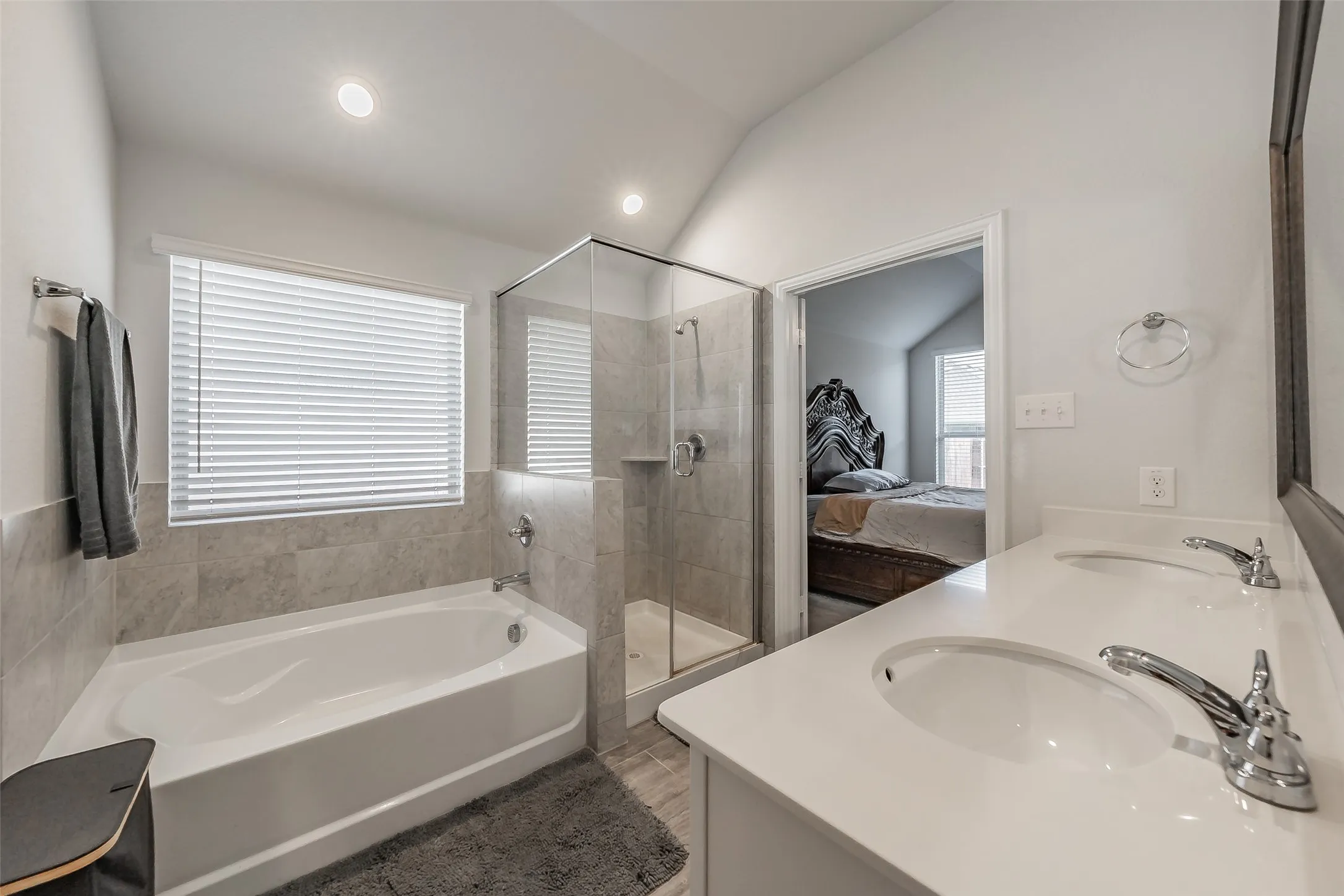 Single Family Residence For Sale in Parker County , 14833 Grissom Avenue, Aledo, Texas 76008, 3 Bedroom, 3 Bathroom, 2 Garage spaces, 2,240 Sqft, built in 2022, mls#21345522, Real Estate Agent in Aledo, Homes For Sale in Parker county, Homes For Sale in Aledo, Realtor in Aledo Texas, Real Estate Brokerage Independent Realty Texas, Luminita Cordes Realtor