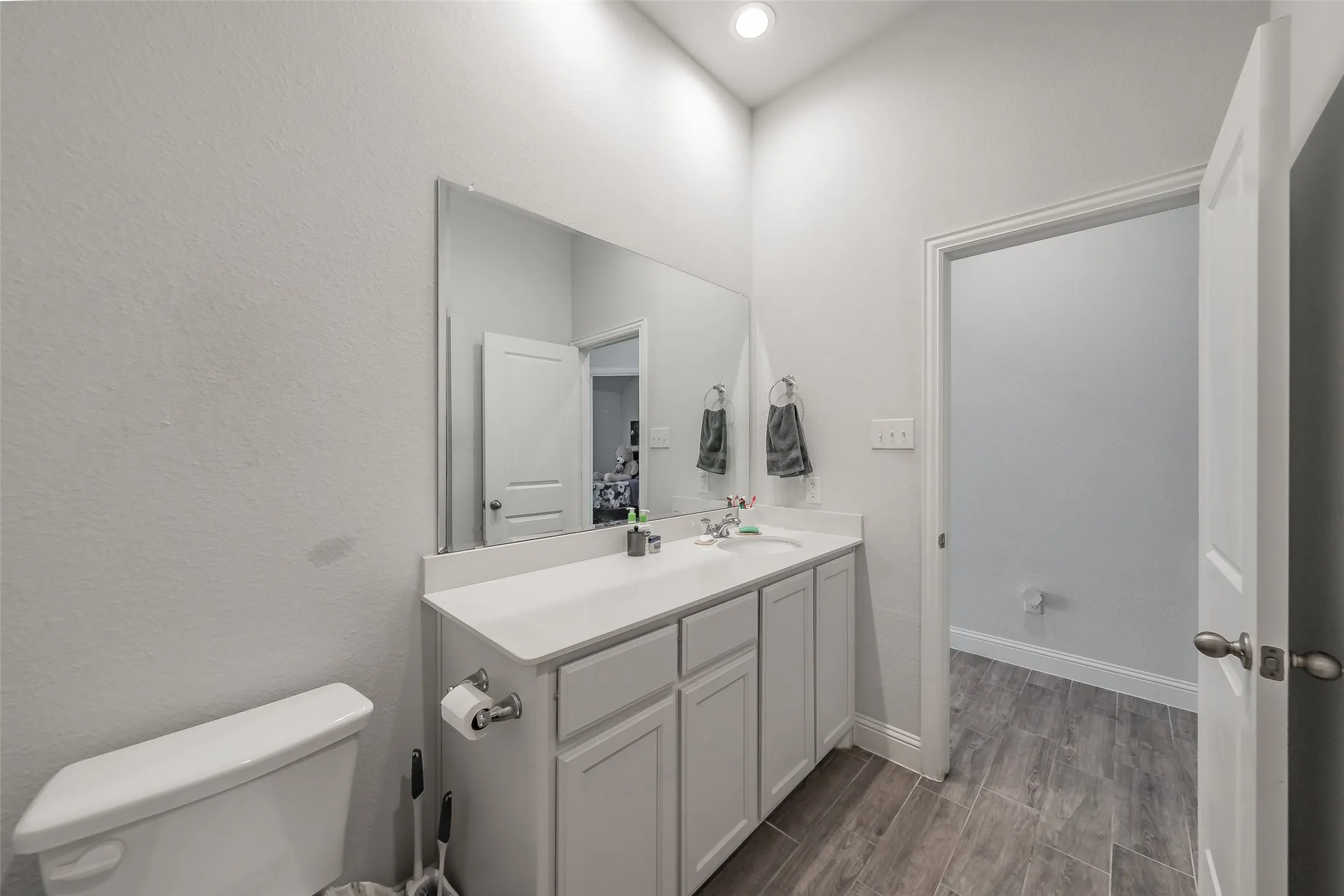 Single Family Residence For Sale in Parker County , 14833 Grissom Avenue, Aledo, Texas 76008, 3 Bedroom, 3 Bathroom, 2 Garage spaces, 2,240 Sqft, built in 2022, mls#21345522, Real Estate Agent in Aledo, Homes For Sale in Parker county, Homes For Sale in Aledo, Realtor in Aledo Texas, Real Estate Brokerage Independent Realty Texas, Luminita Cordes Realtor